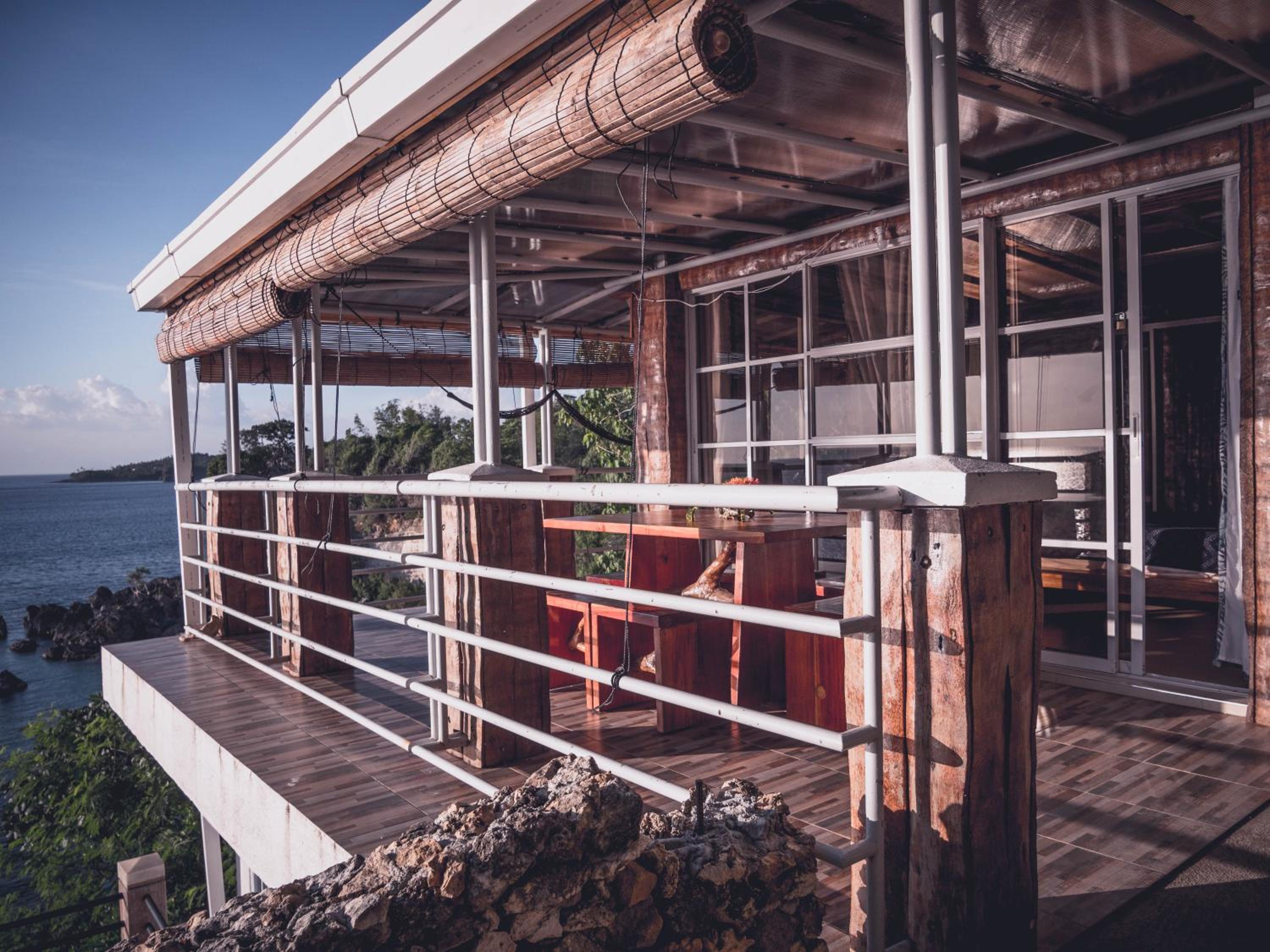 Deluxe Bungalow with Sea View - Photo 9