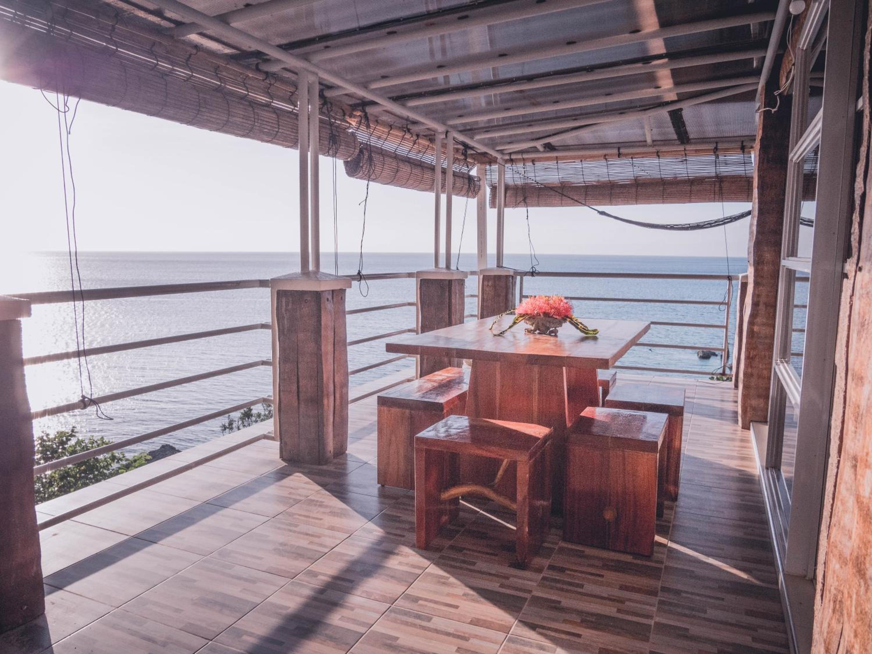 Deluxe Bungalow with Sea View - Photo 8