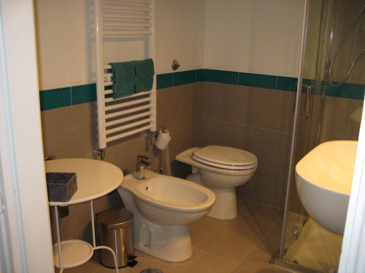 Double Room with Balcony and Private External Bathroom photo 3