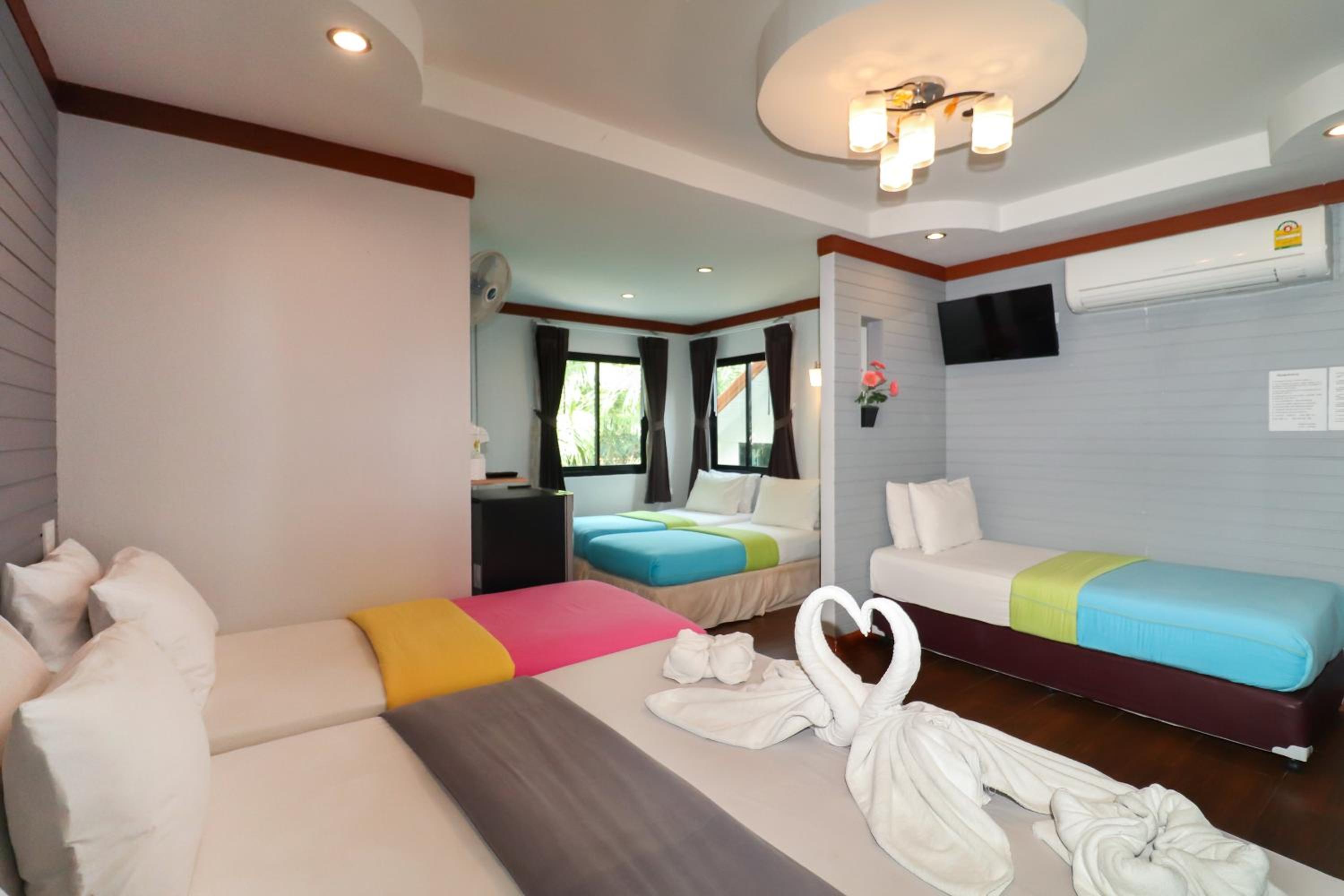 Family Room - Photo 2