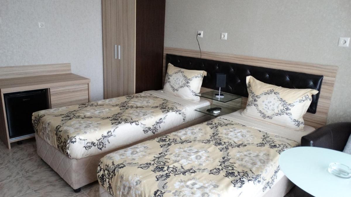 Two-Bedroom Apartment - Photo 3