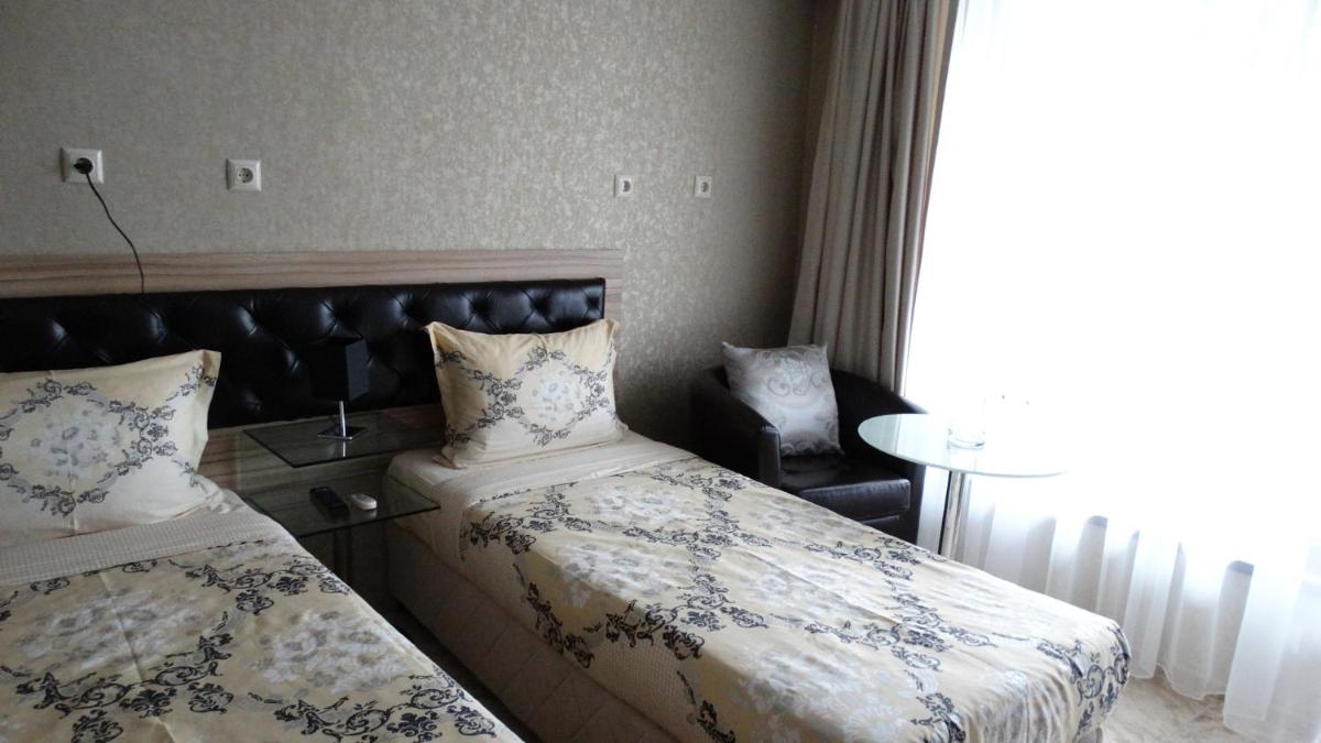 Two-Bedroom Apartment - Photo 5