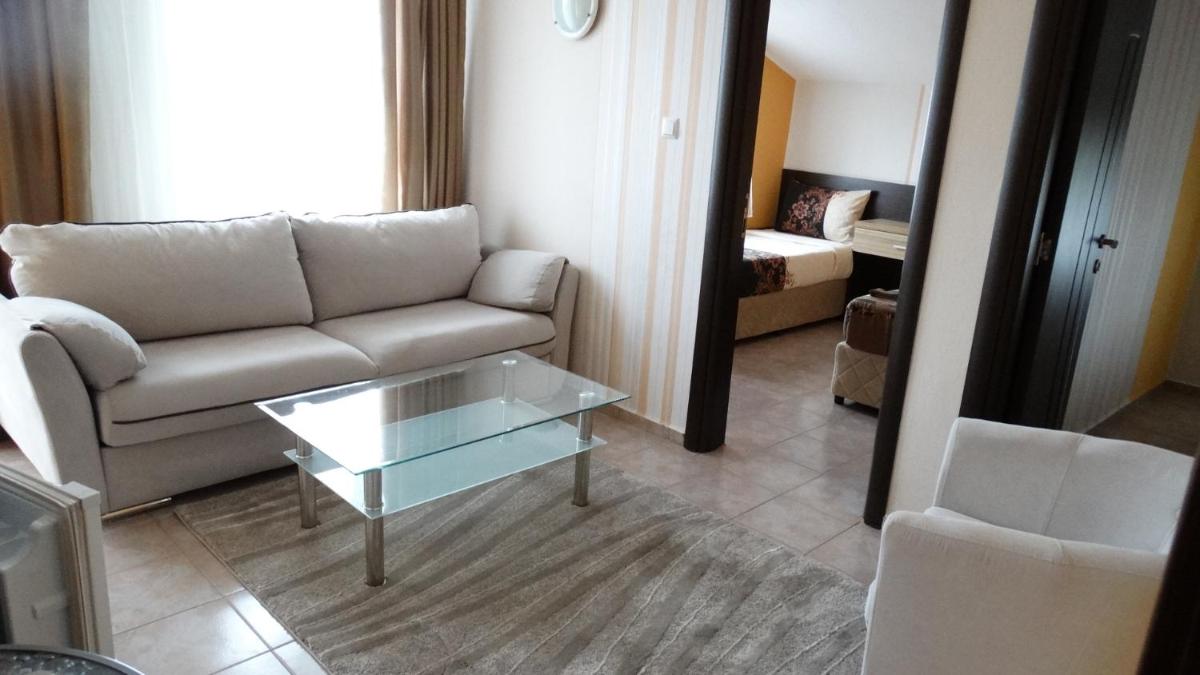 Two-Bedroom Suite - Photo 8