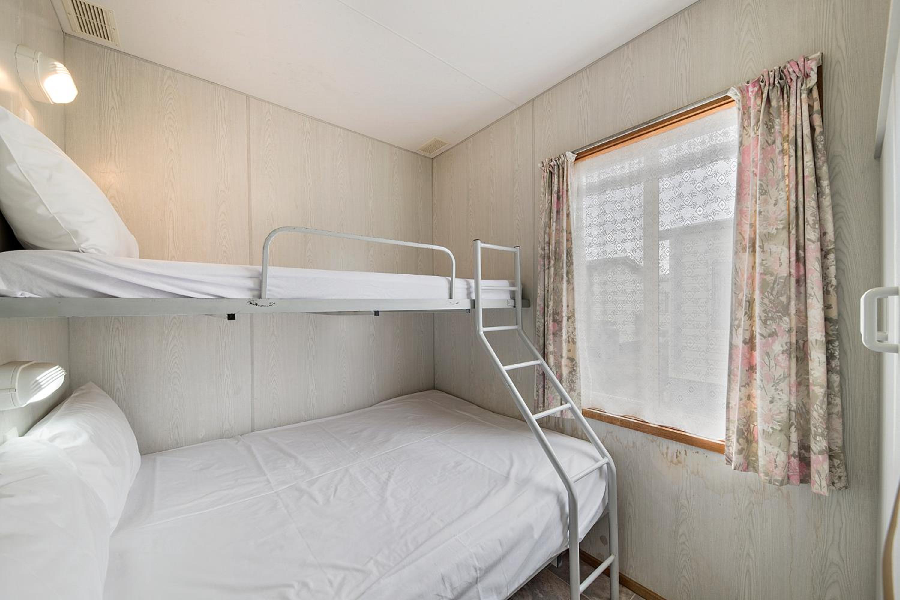 2 Bedroom Cabin photo 3