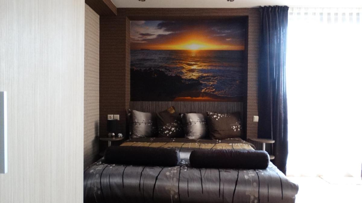 Standard Family Room - Photo 6