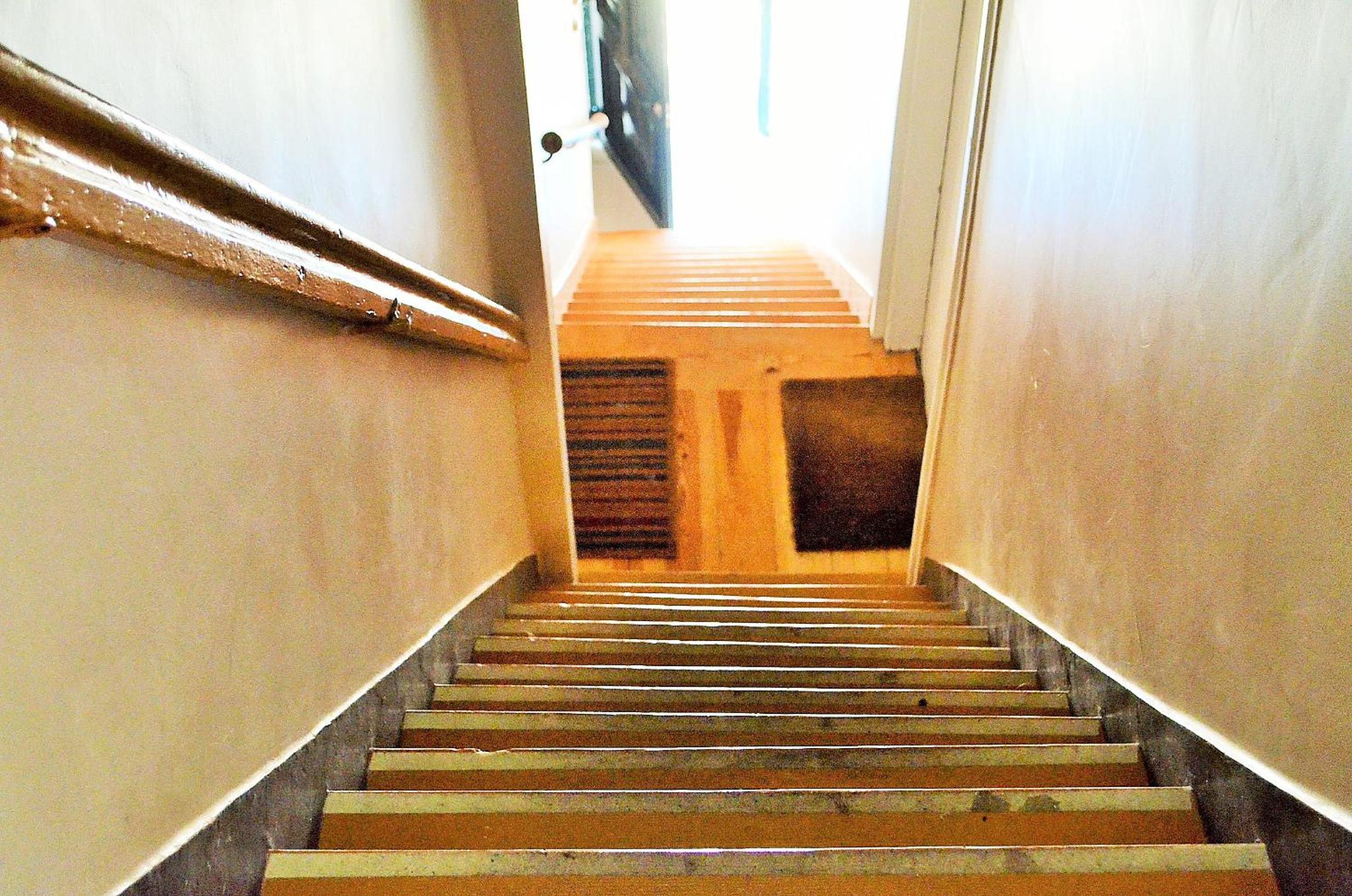 Studio with Balcony - Photo 2