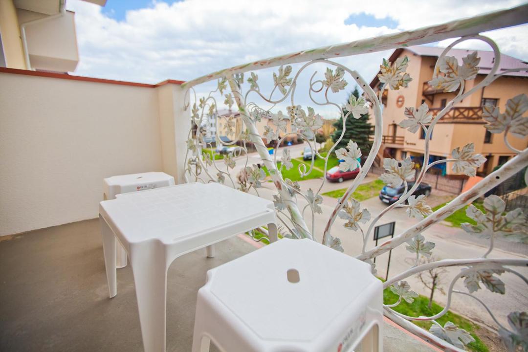 Double Room with Balcony - Photo 3