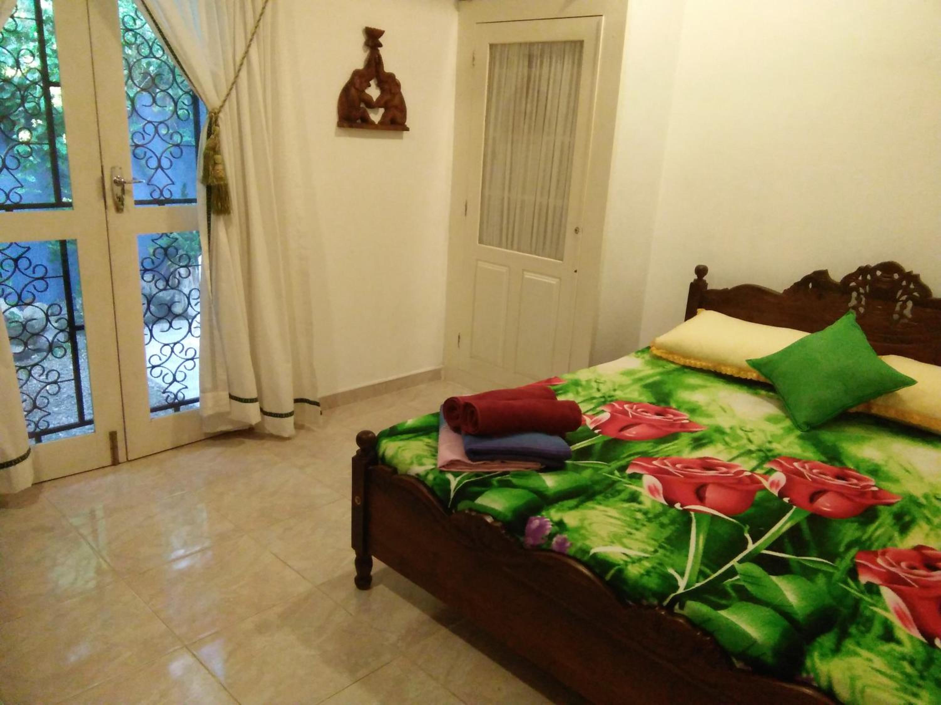 Budget Double Room photo 3