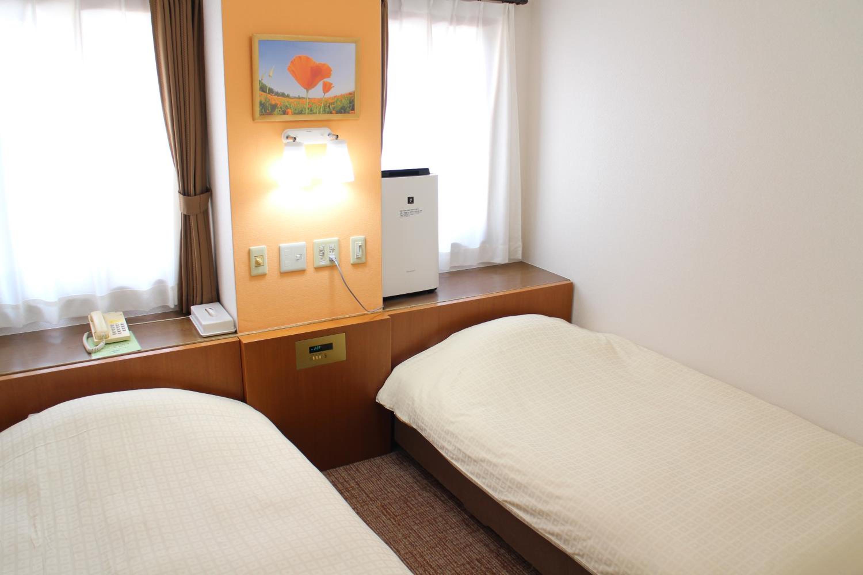 Standard Twin Room - Non-Smoking - Photo 4