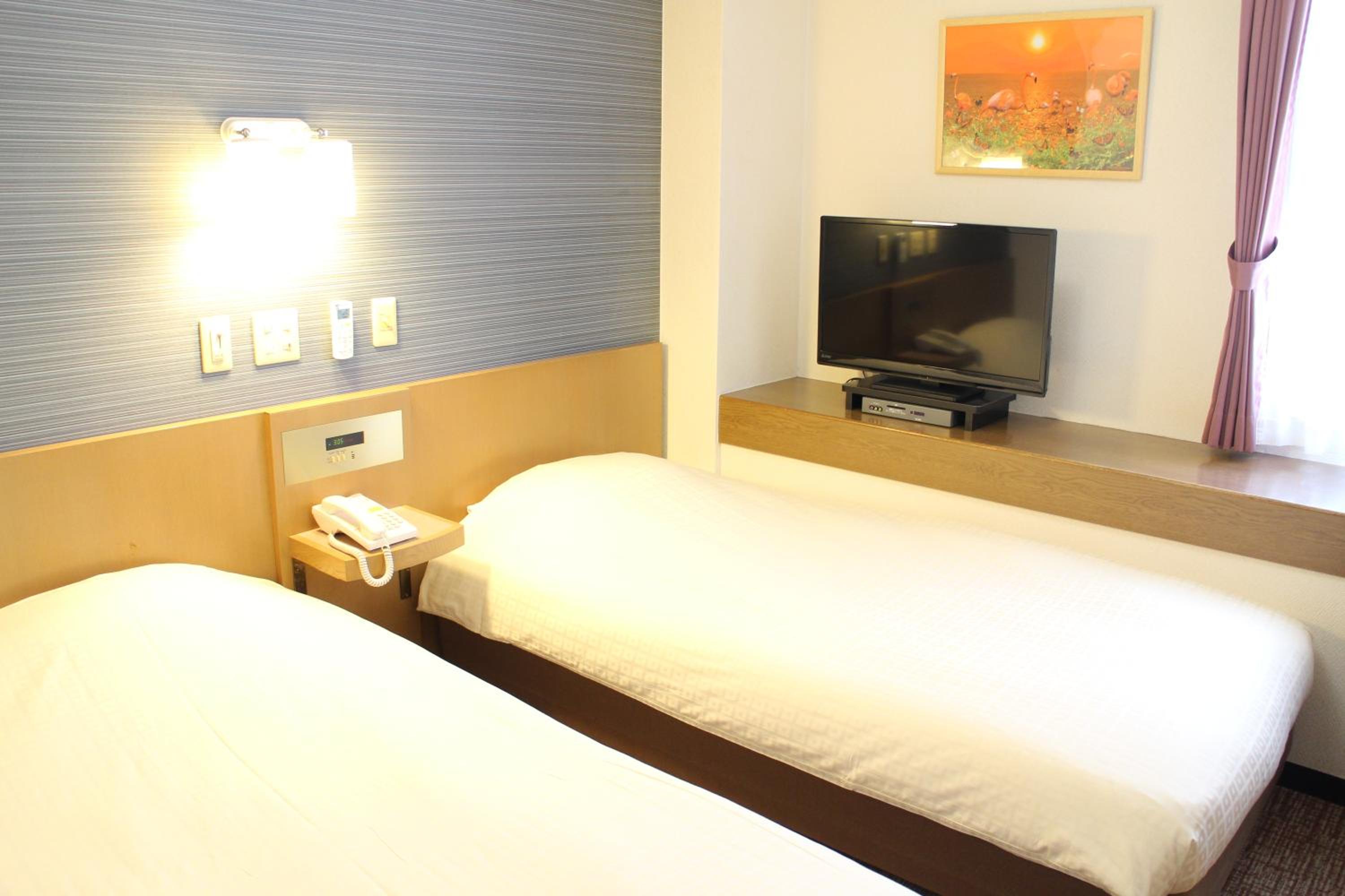 Standard Twin Room - Smoking - Photo 8