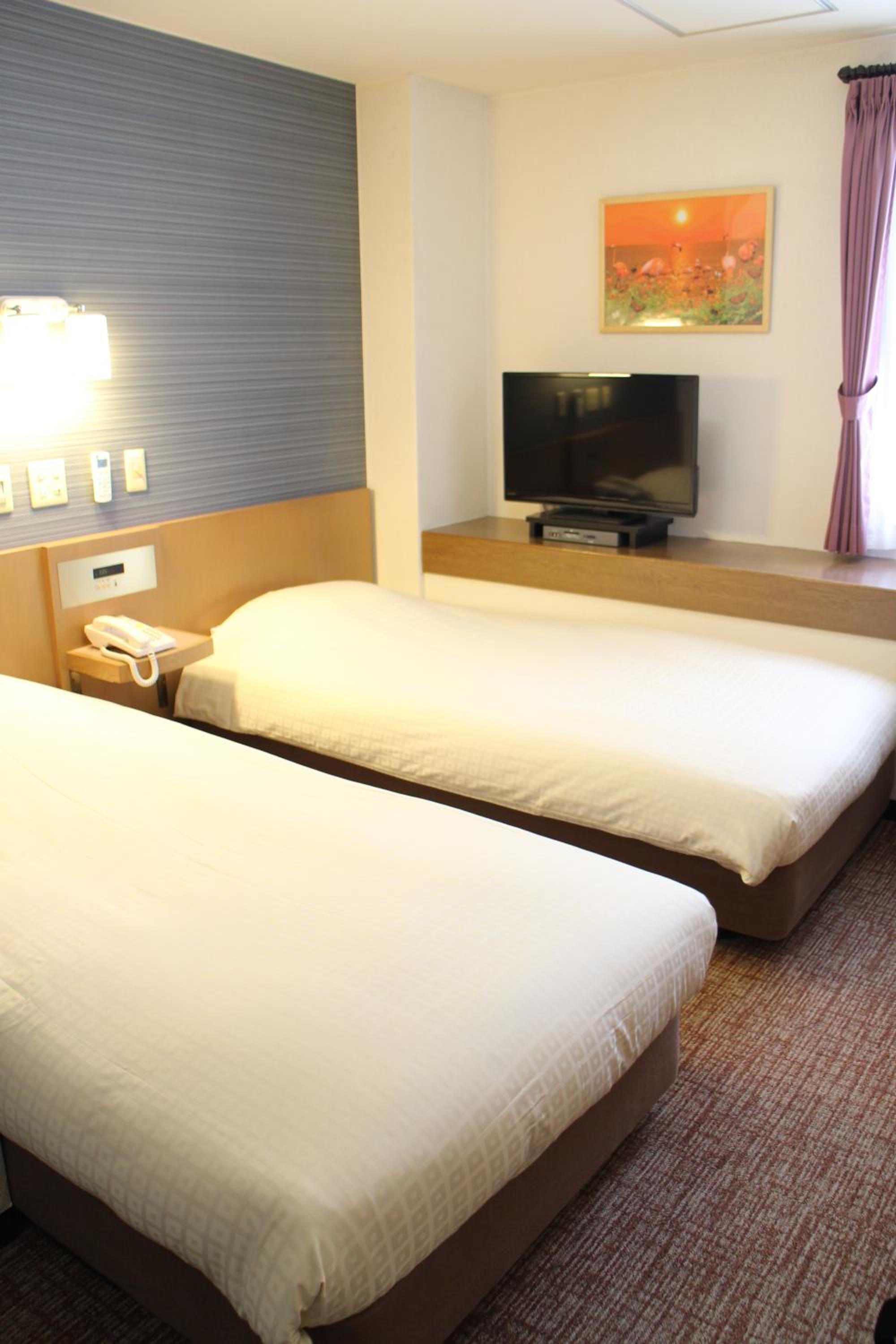 Standard Twin Room - Smoking - Photo 2