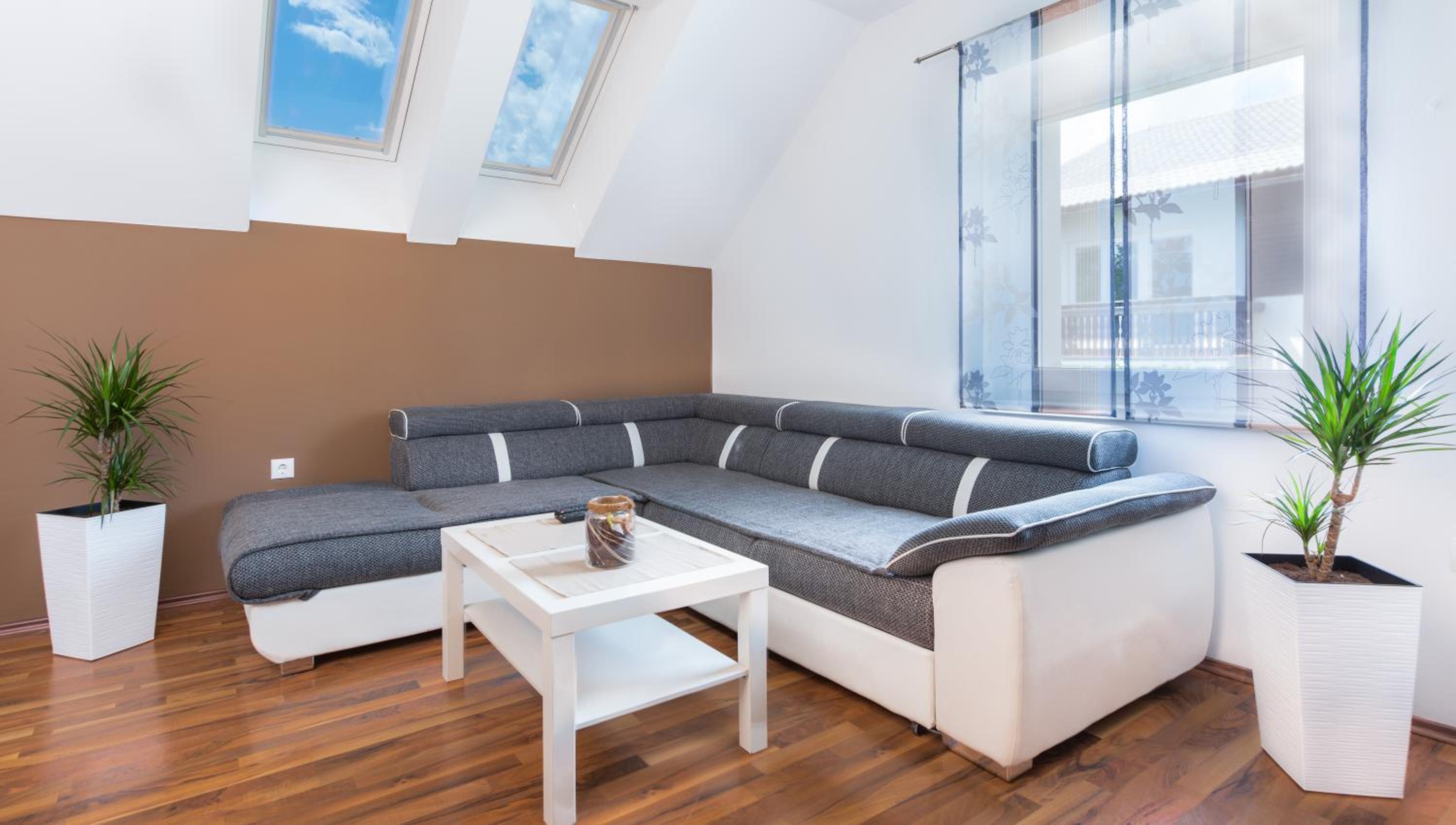 Apartment with Mountain View photo 1