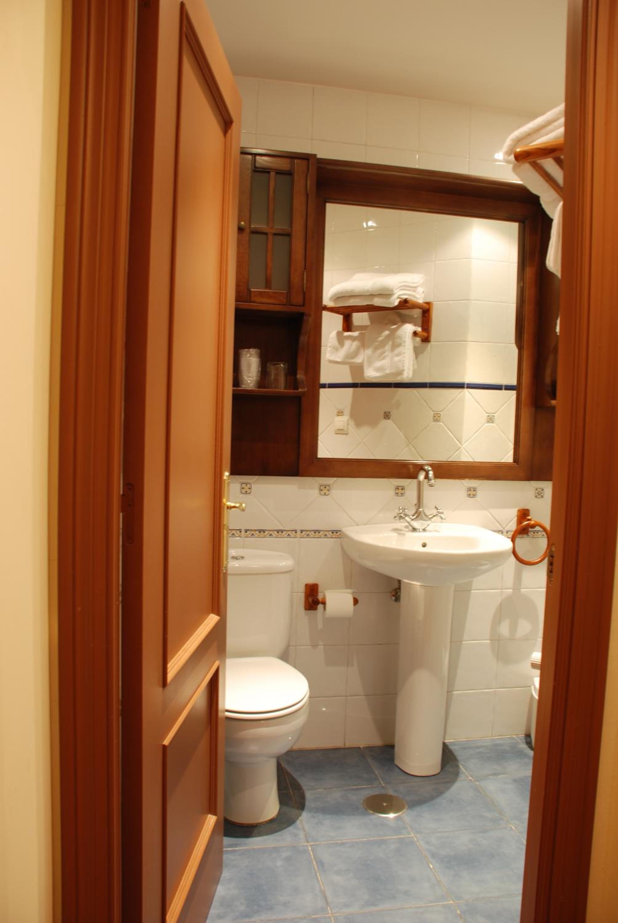 Double or Twin Room photo 2