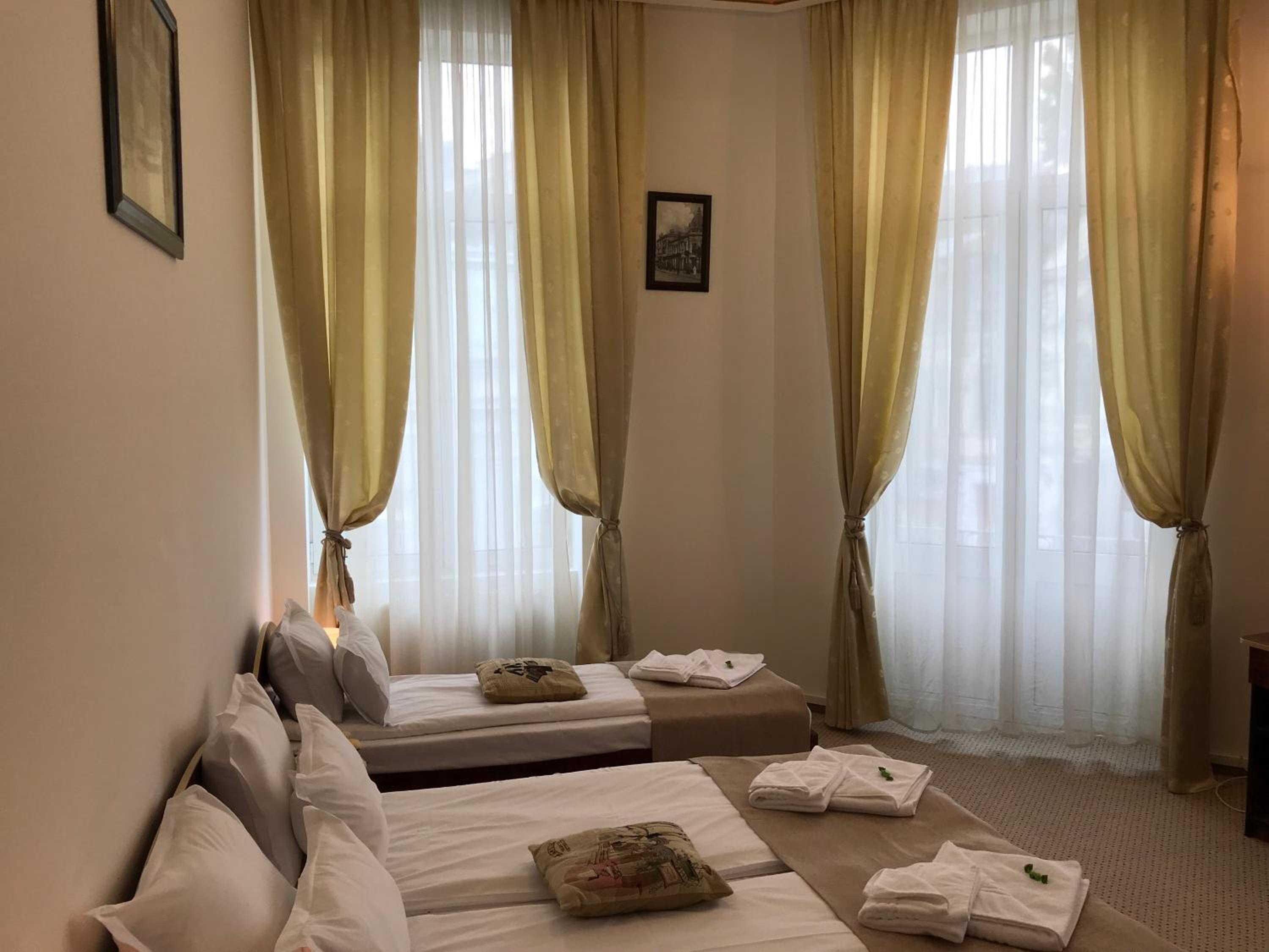 Triple Room - Photo 2