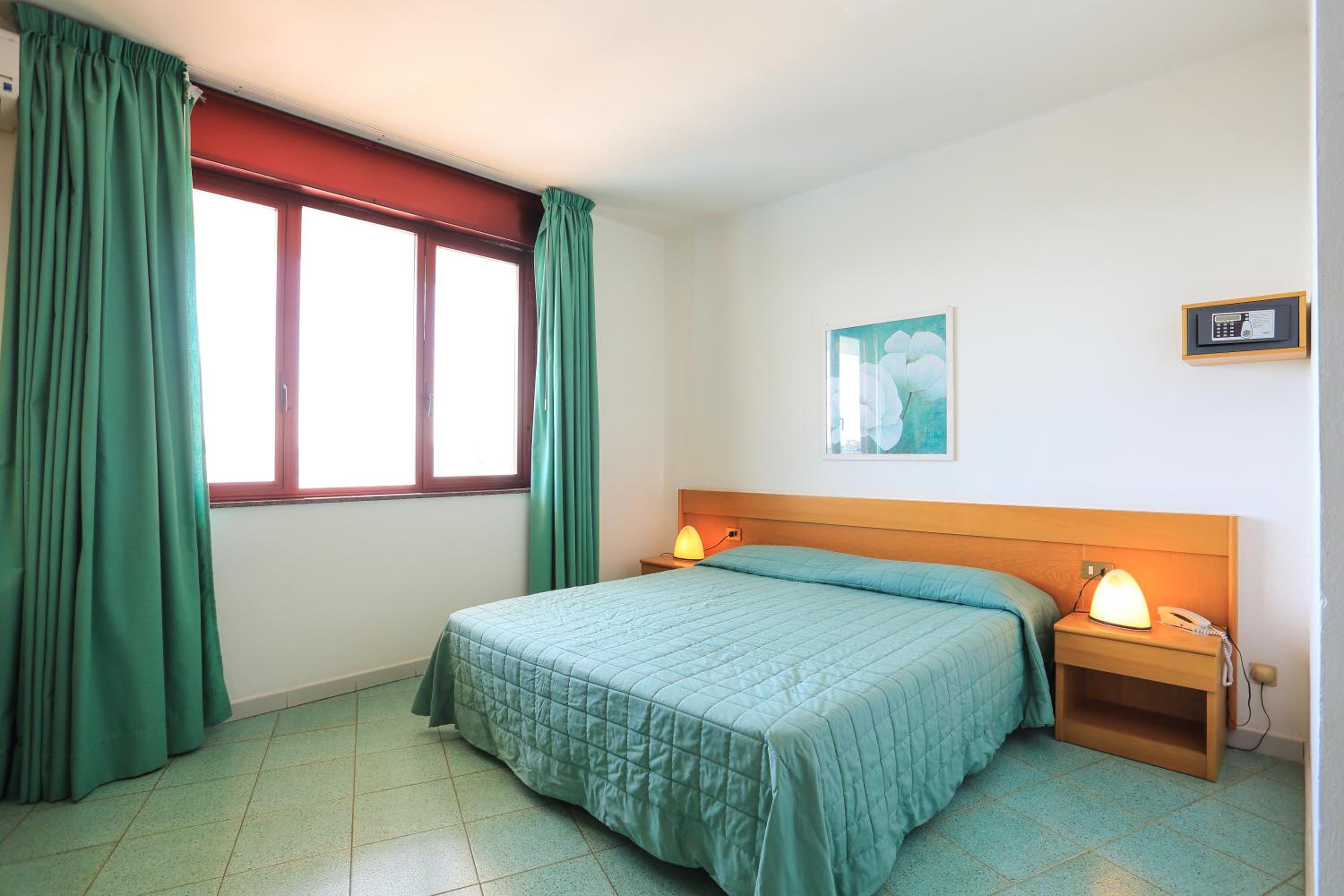 Double or Twin Room - Photo 2