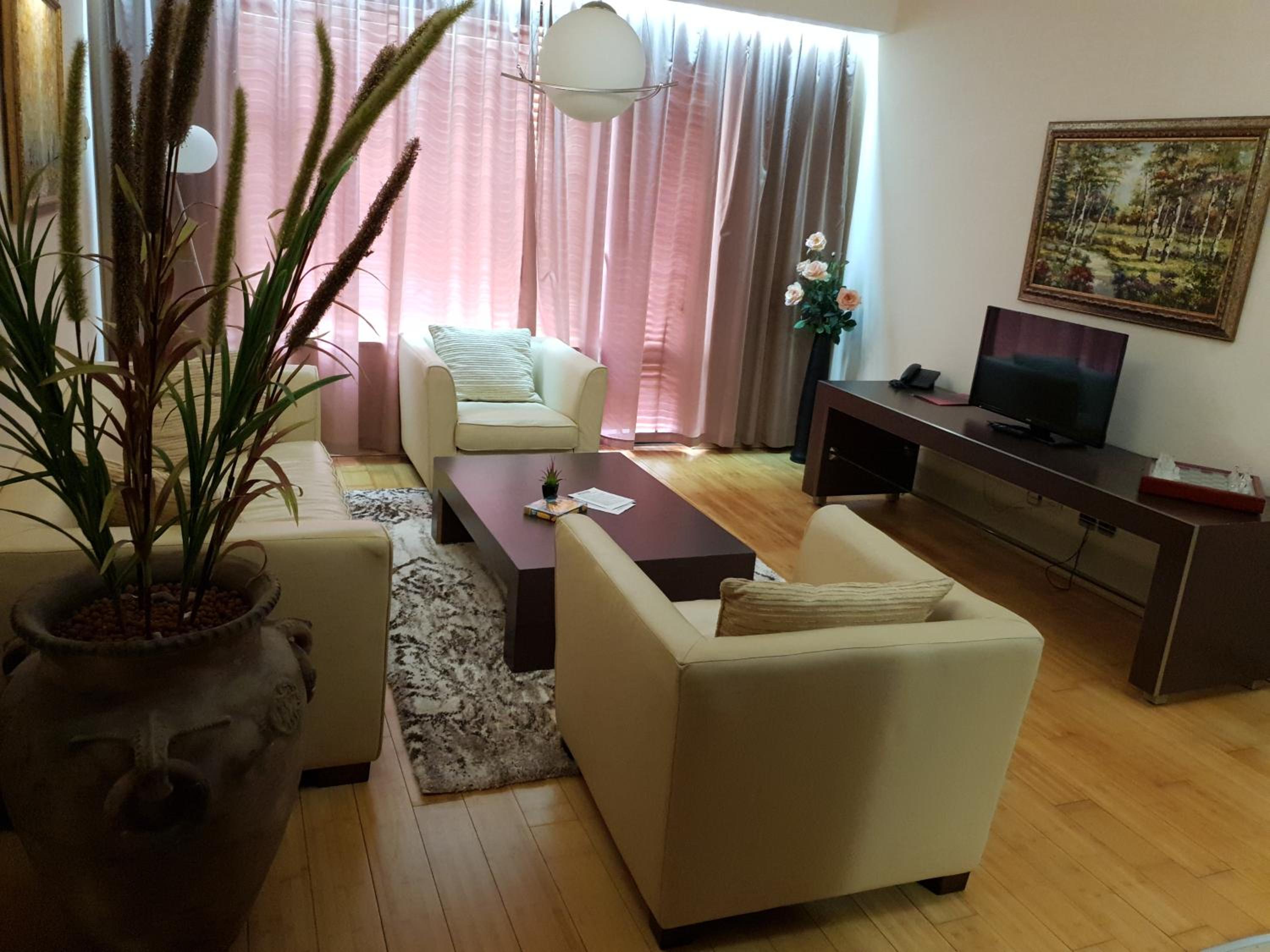 Superior One-Bedroom Suite - Photo 1