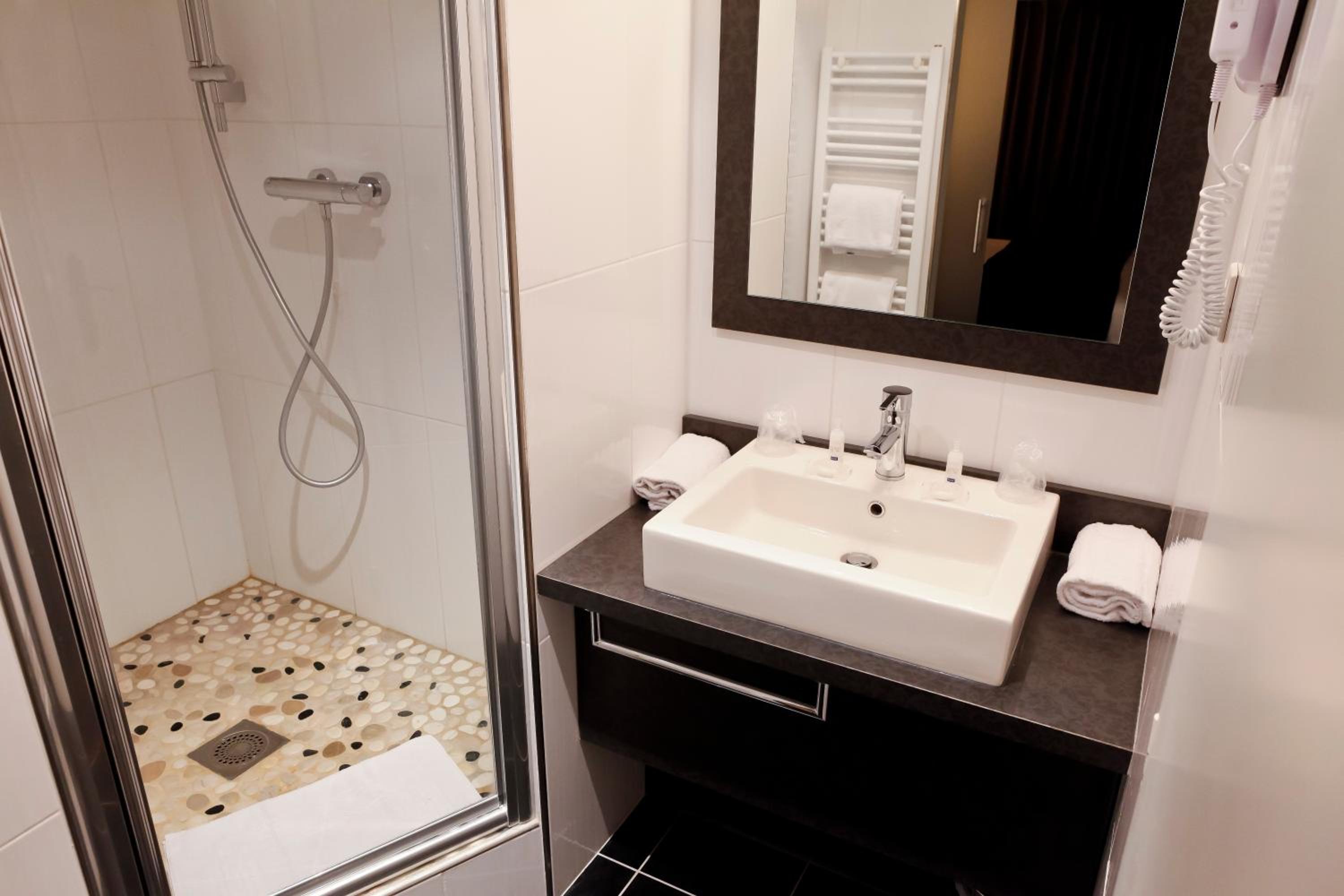 Double Room - Photo 5