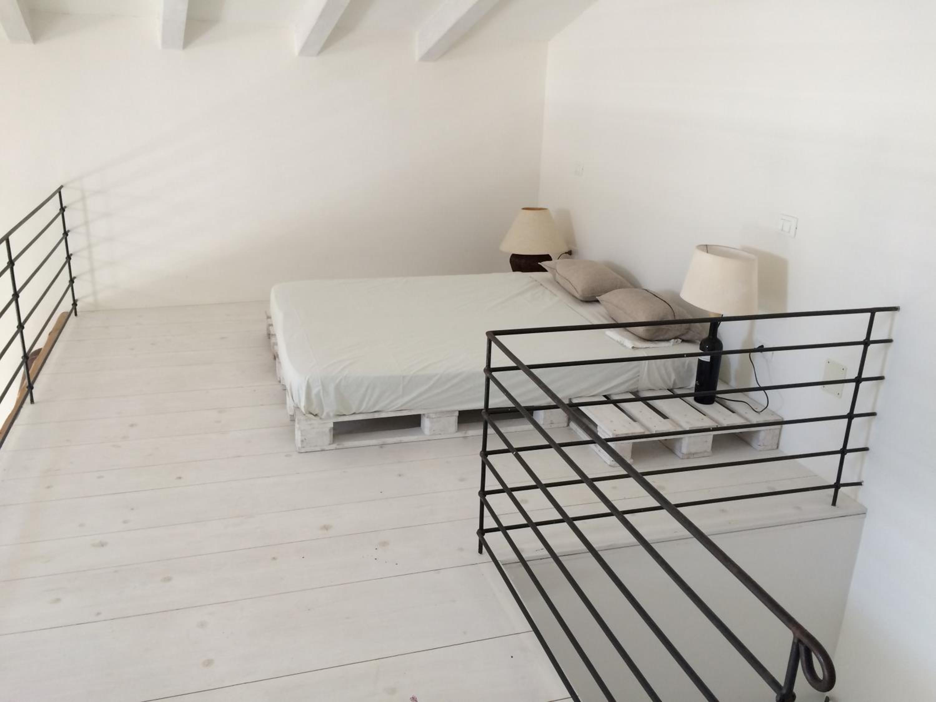 Apartment - Split Level photo 2