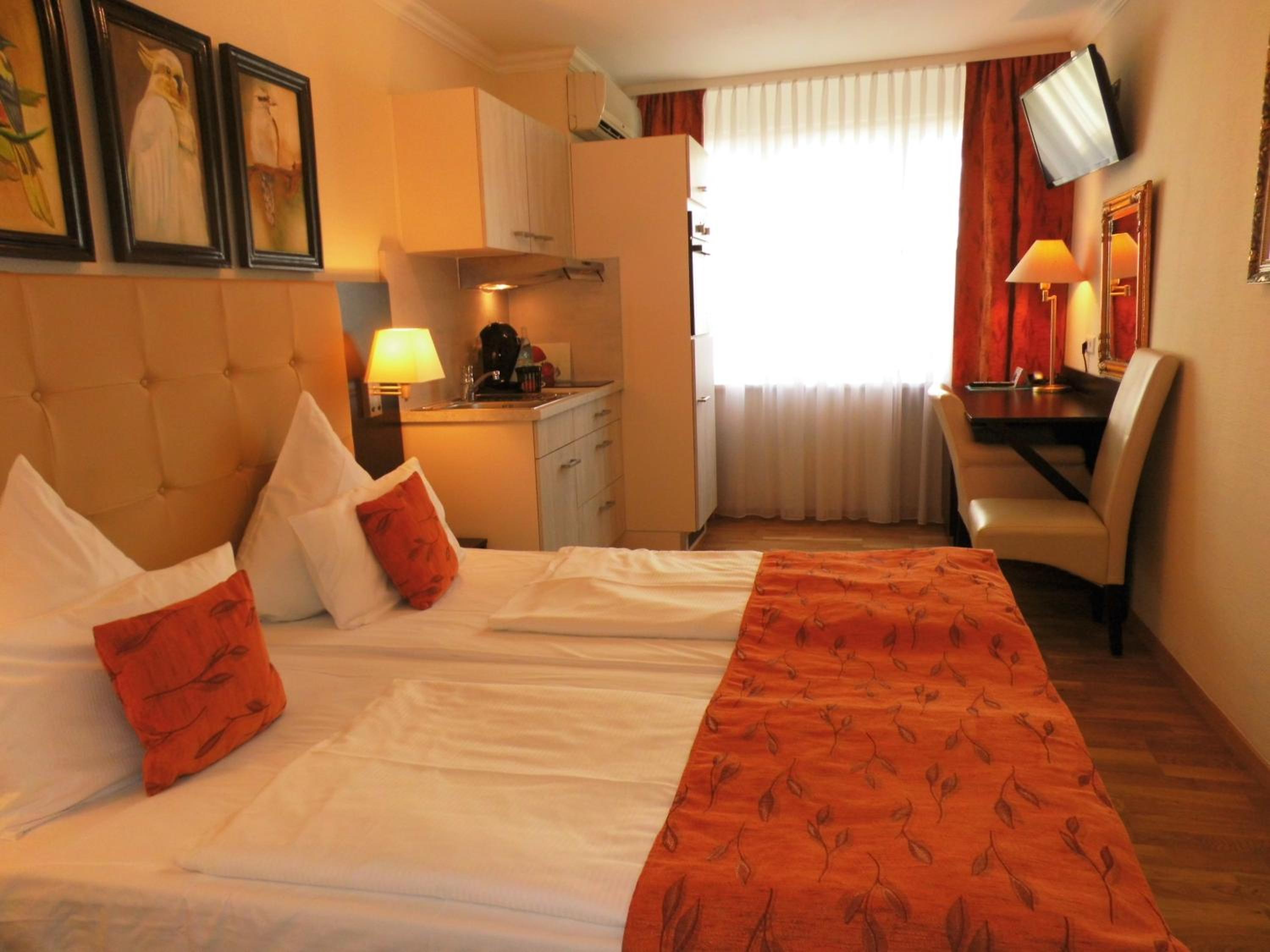 Studio Apartment photo 3