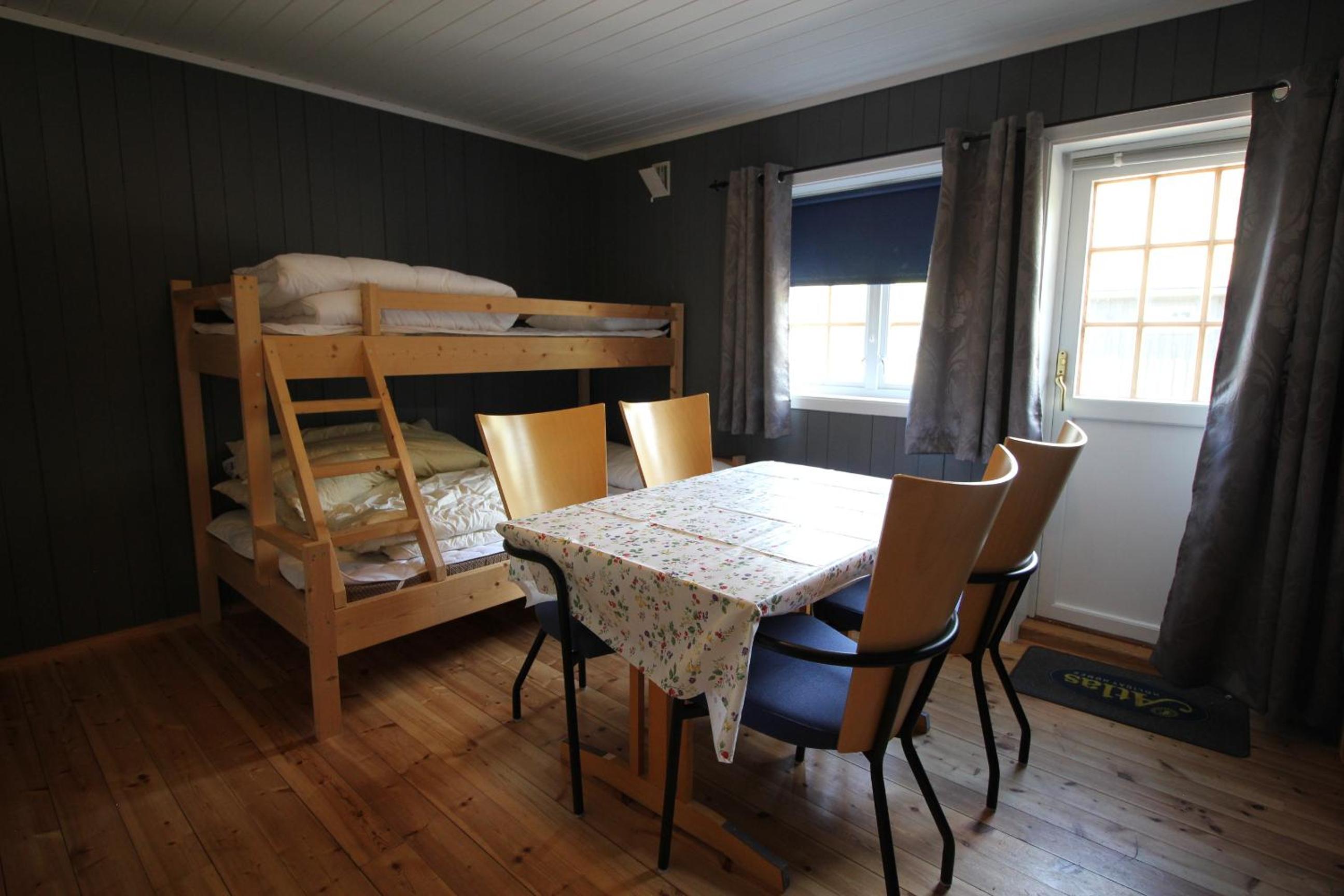 Studio Apartment - Photo 1
