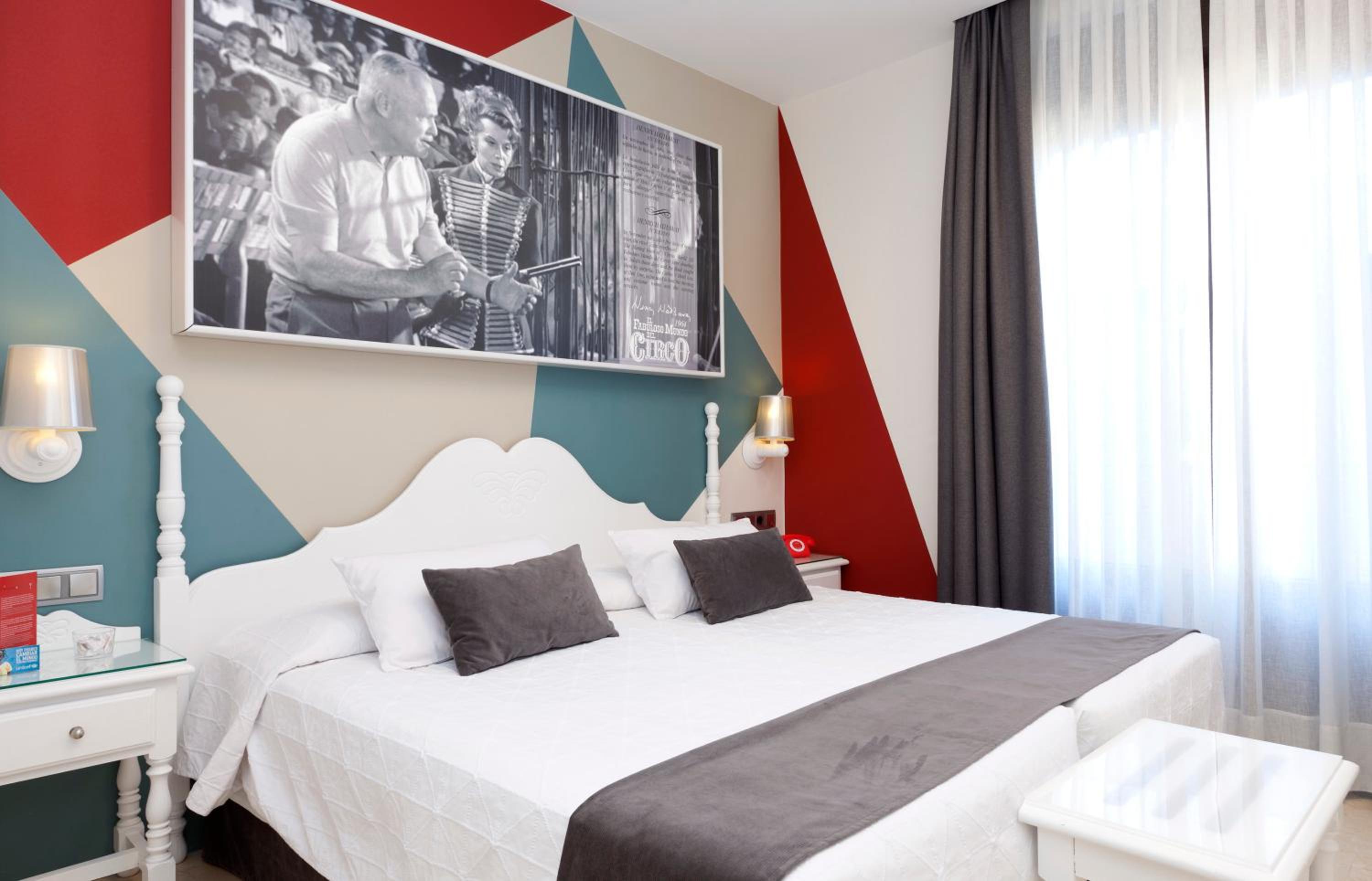 Twin Room - Photo 1