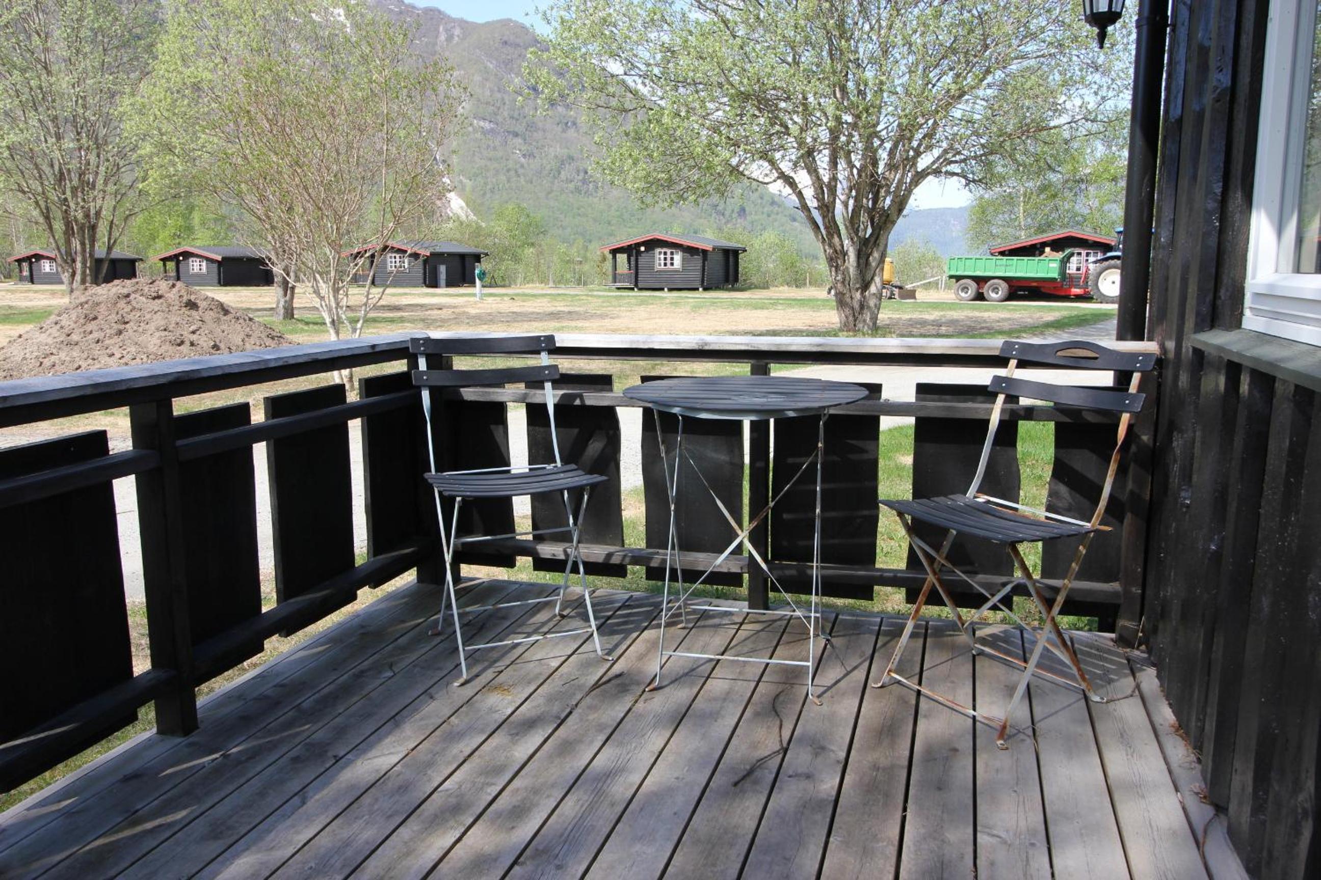 Two-Bedroom Cottage - Photo 2
