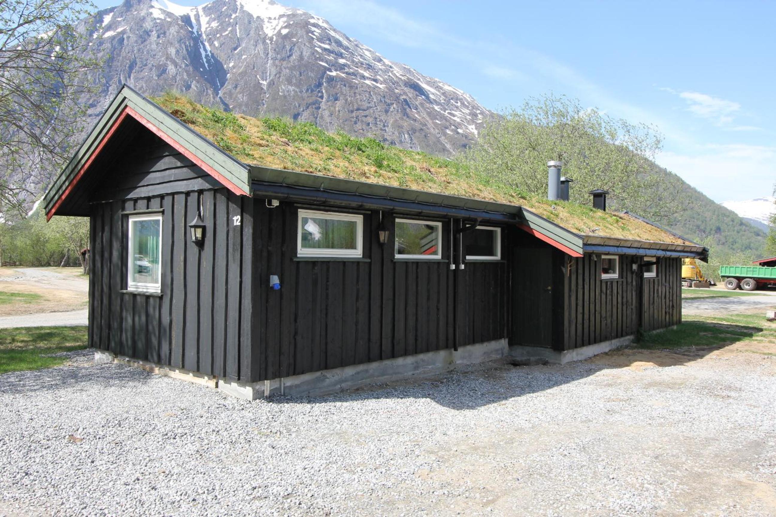 Two-Bedroom Cottage - Photo 4