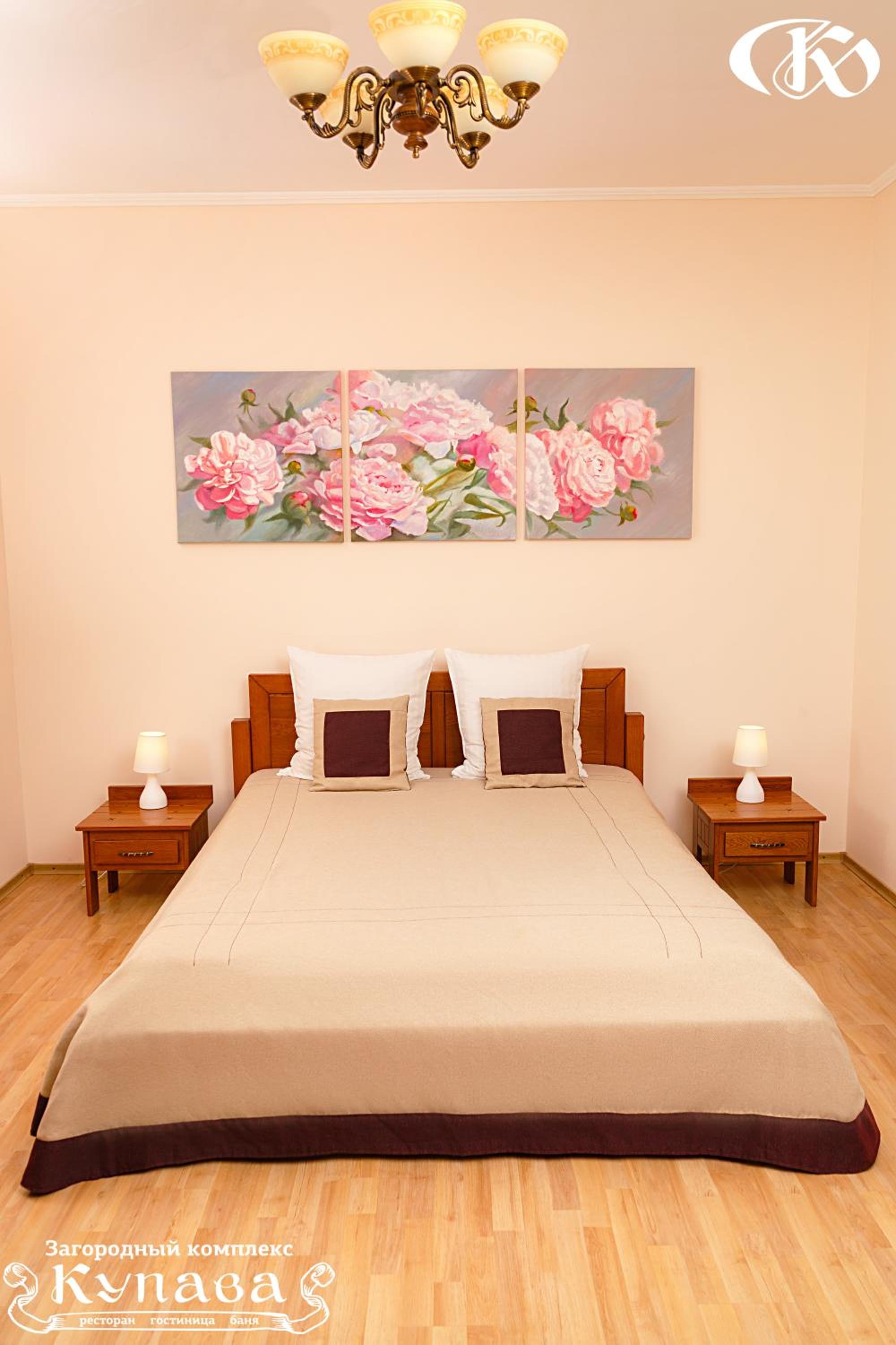 Queen Room with Balcony photo 2