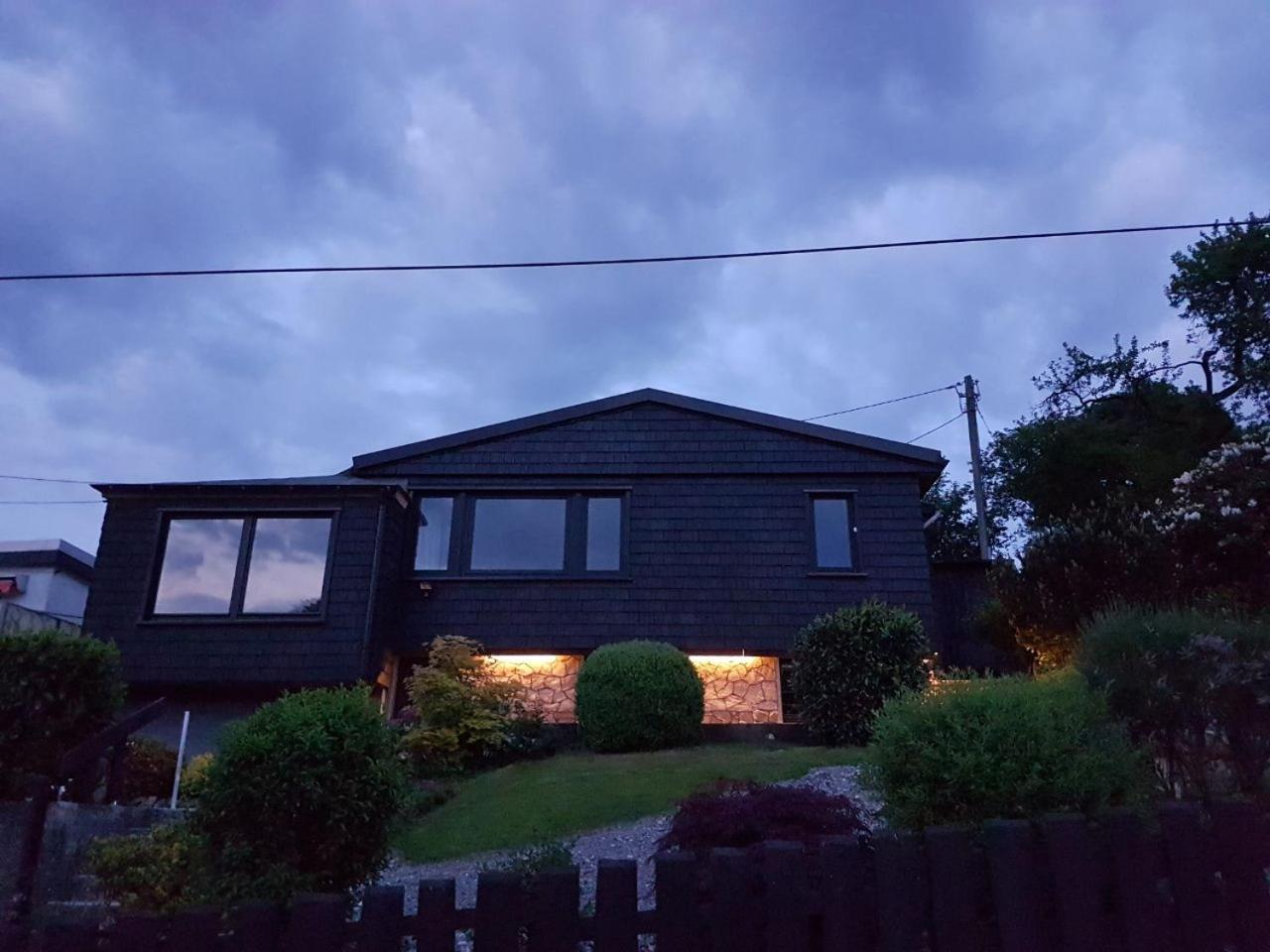 Three-Bedroom House photo 3
