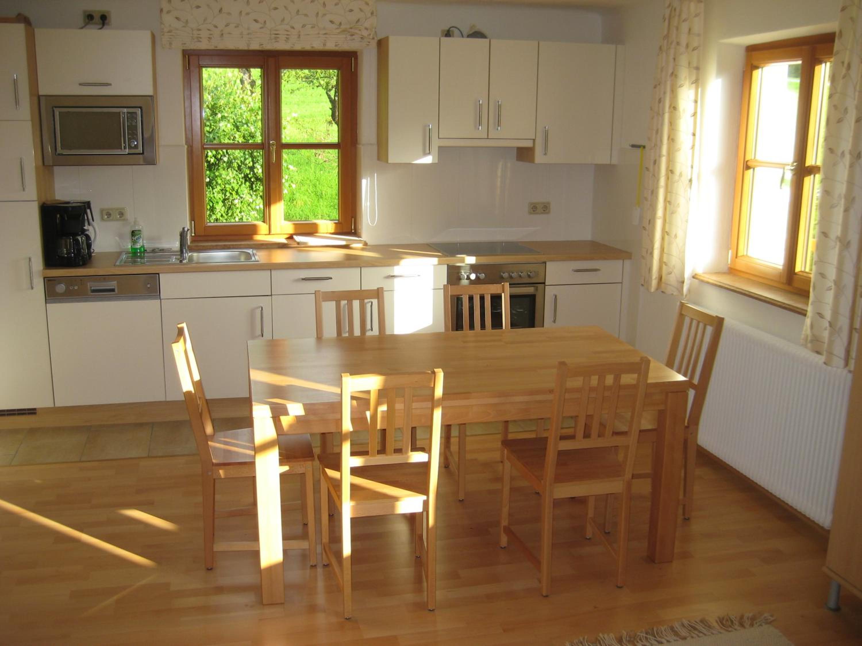 Three-Bedroom Apartment with Balcony - Annex photo 2