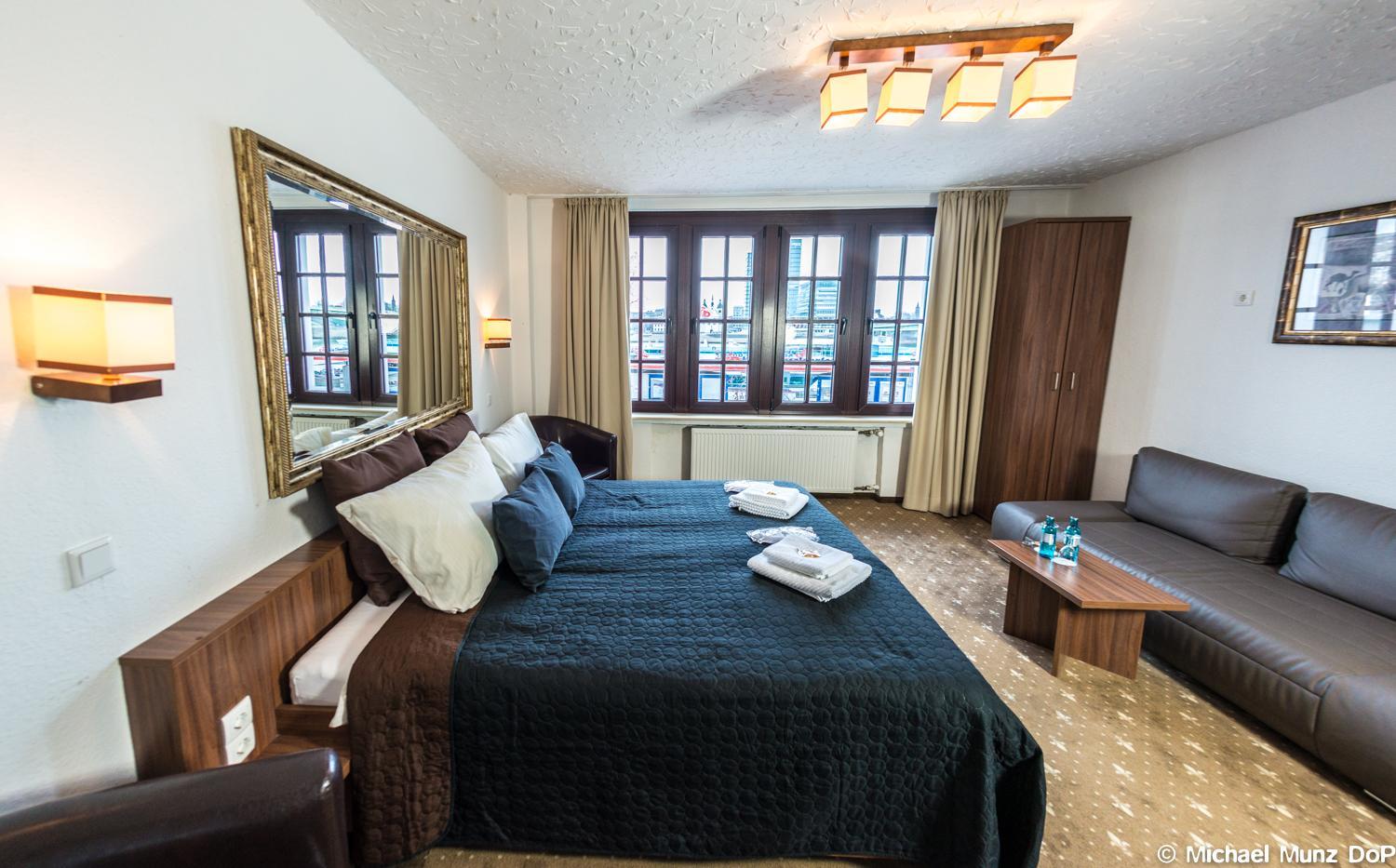 Triple Room with Bathroom - Photo 5