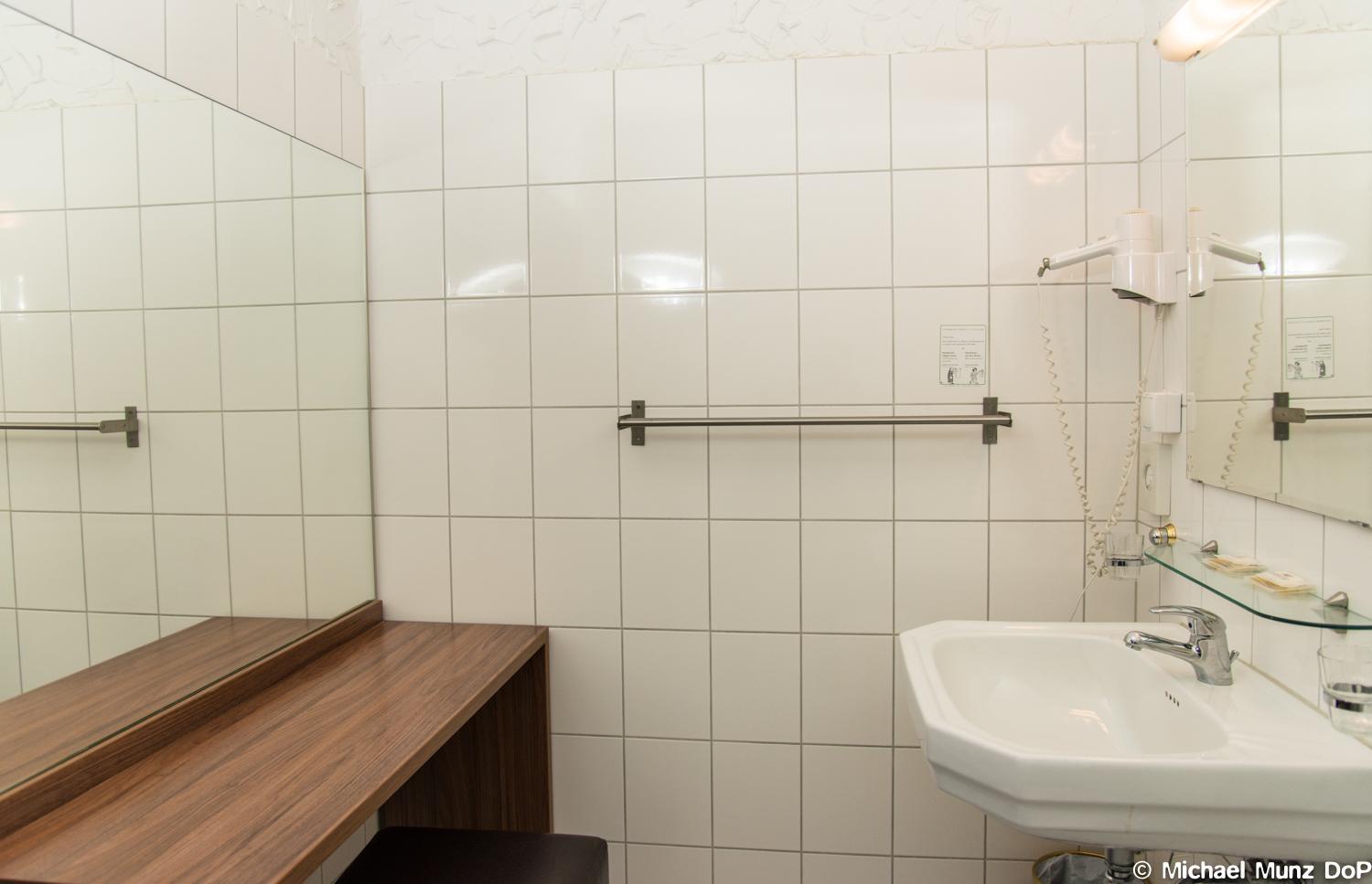 Triple Room with Bathroom - Photo 4