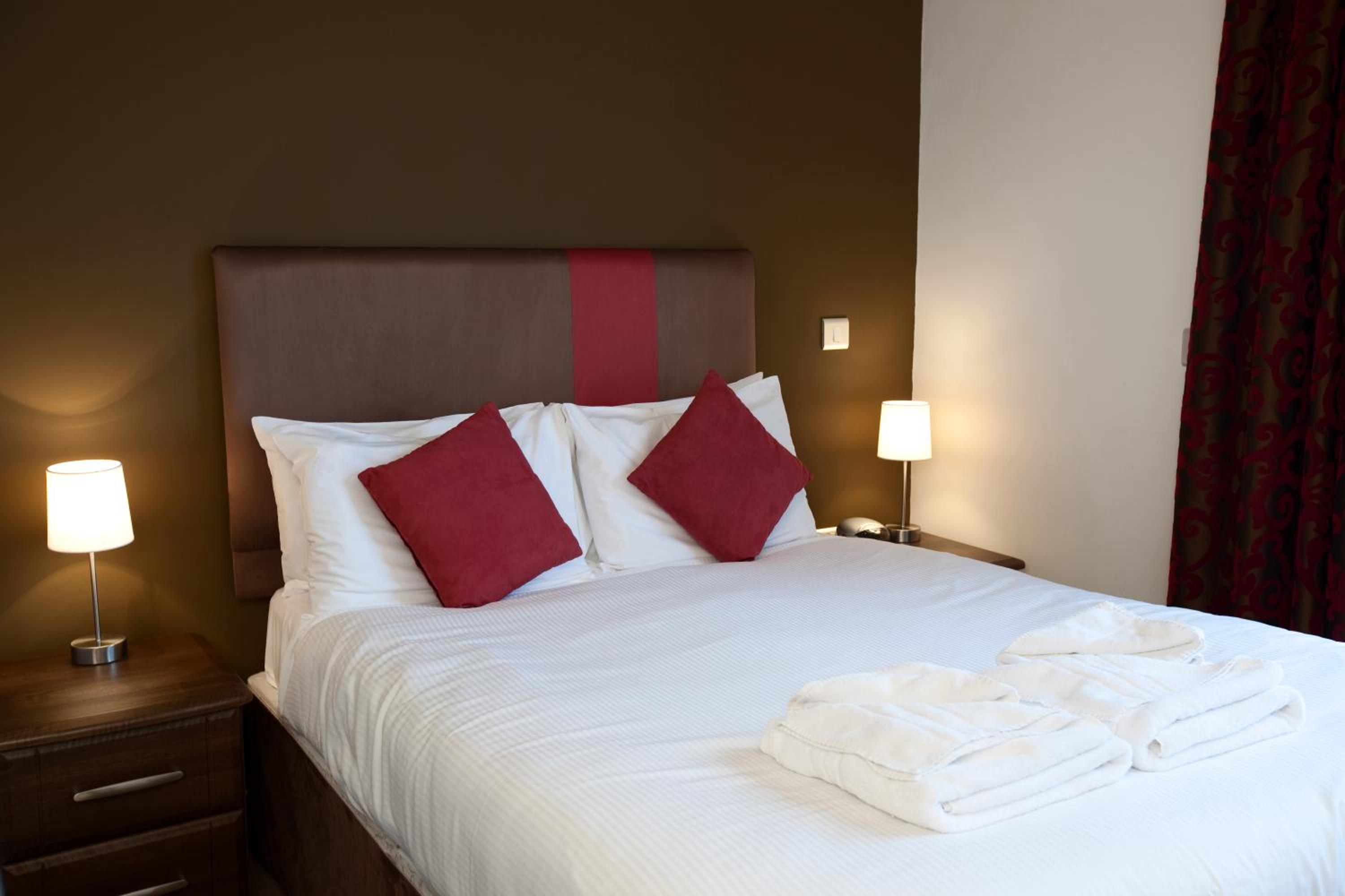 One-Bedroom Suite - Photo 16