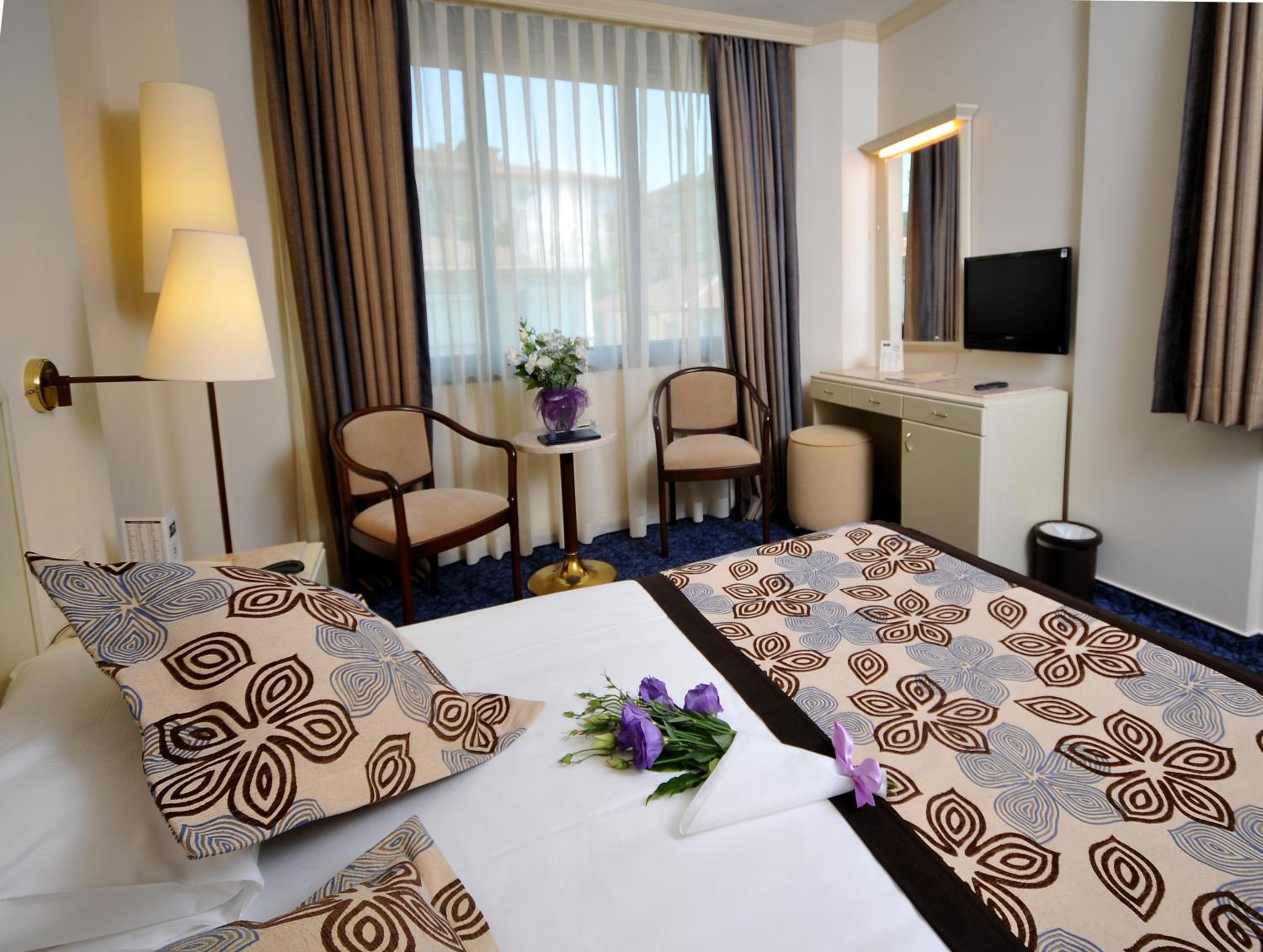 Budget Double Room - Photo 1