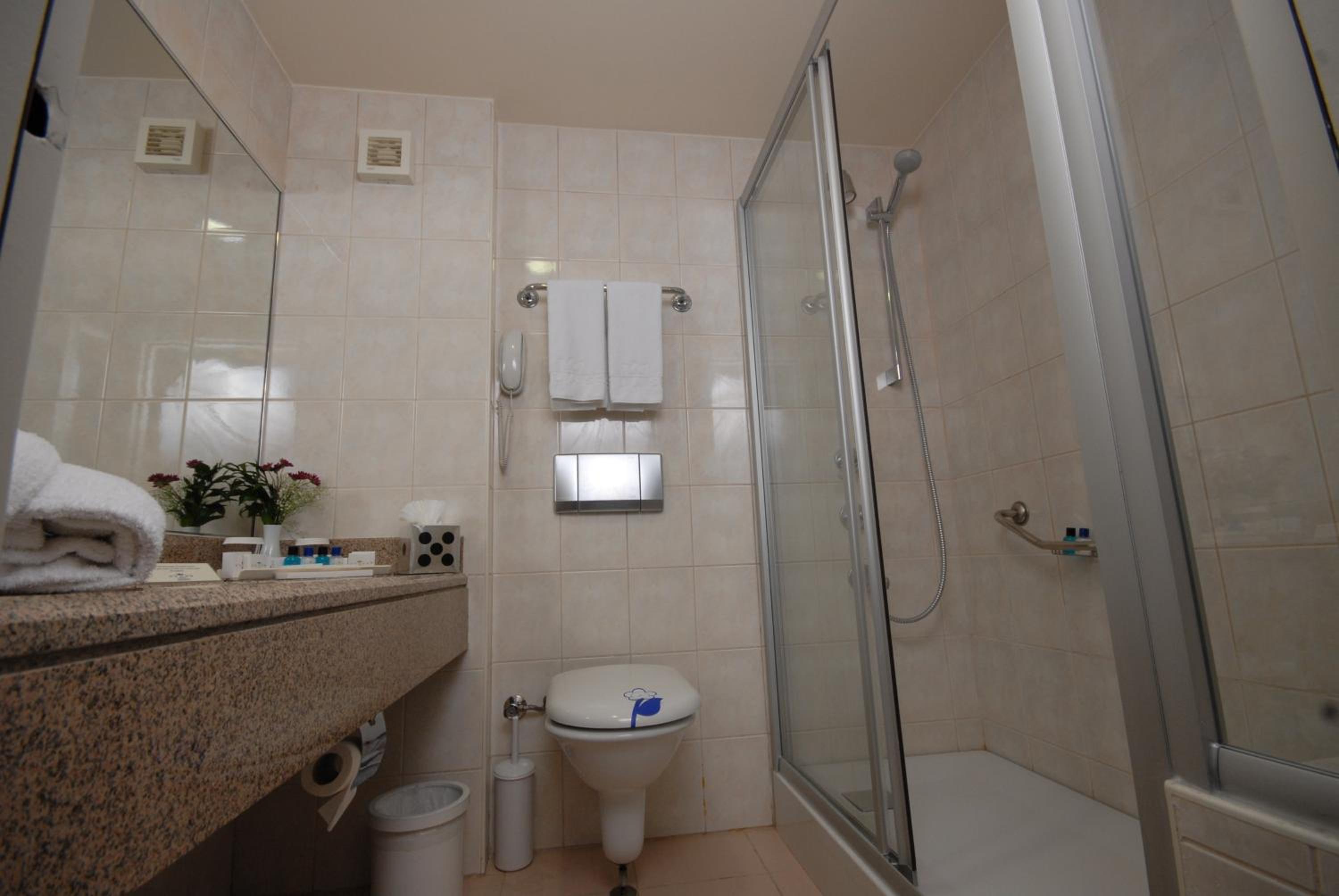 Budget Double Room - Photo 4