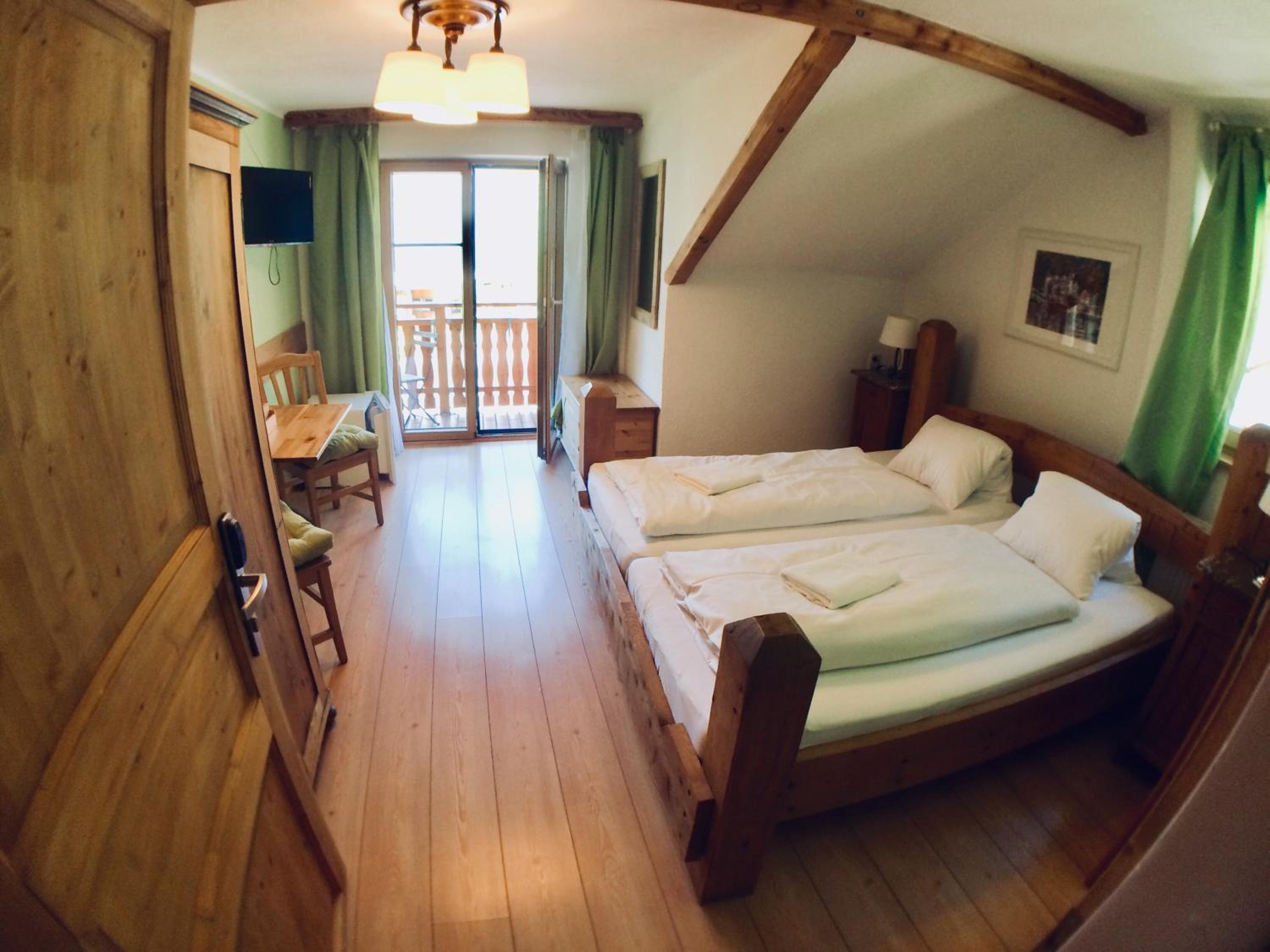 Small Double Room with Lake View - Second Floor - Photo 6