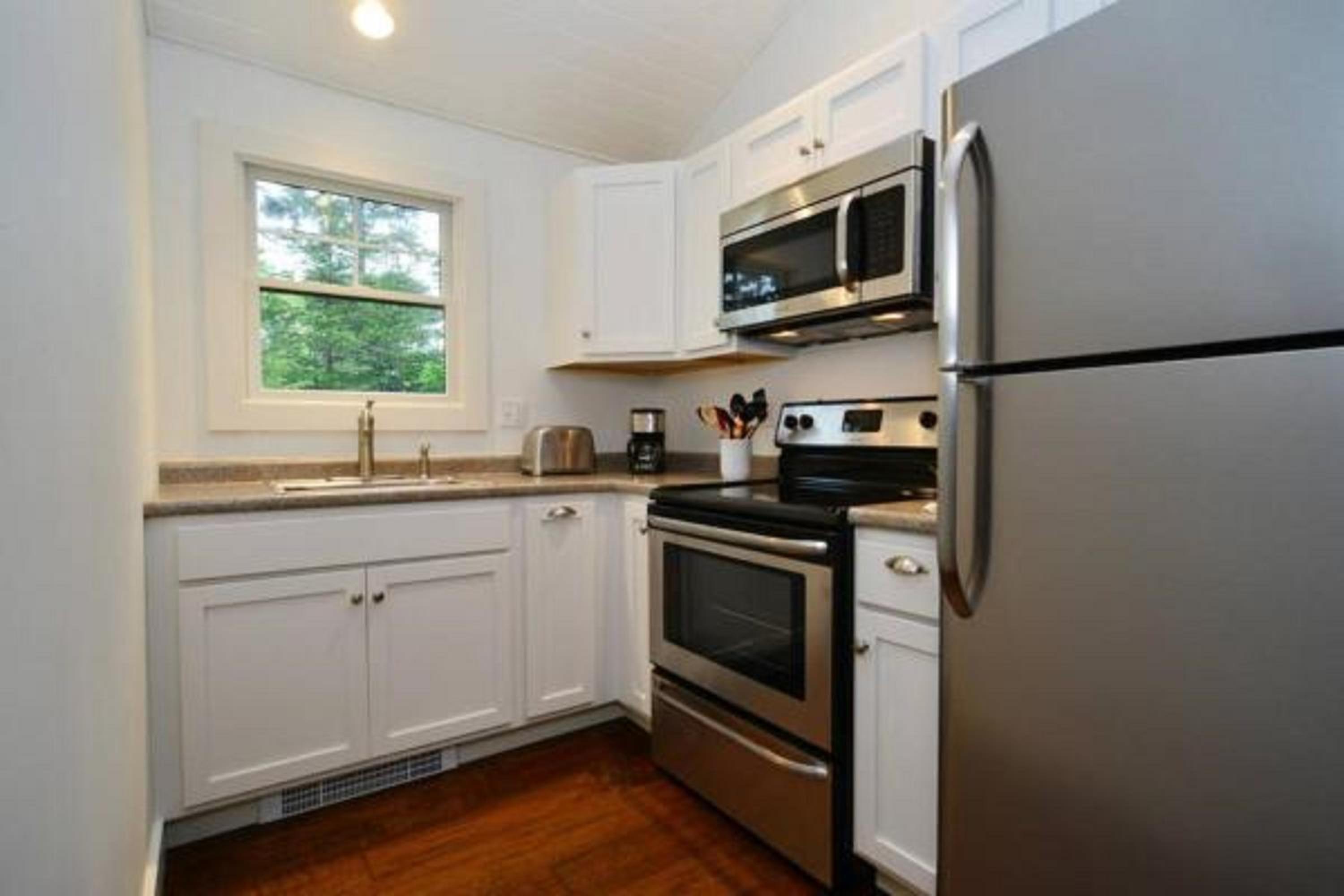 Two-Bedroom Cottage photo 3