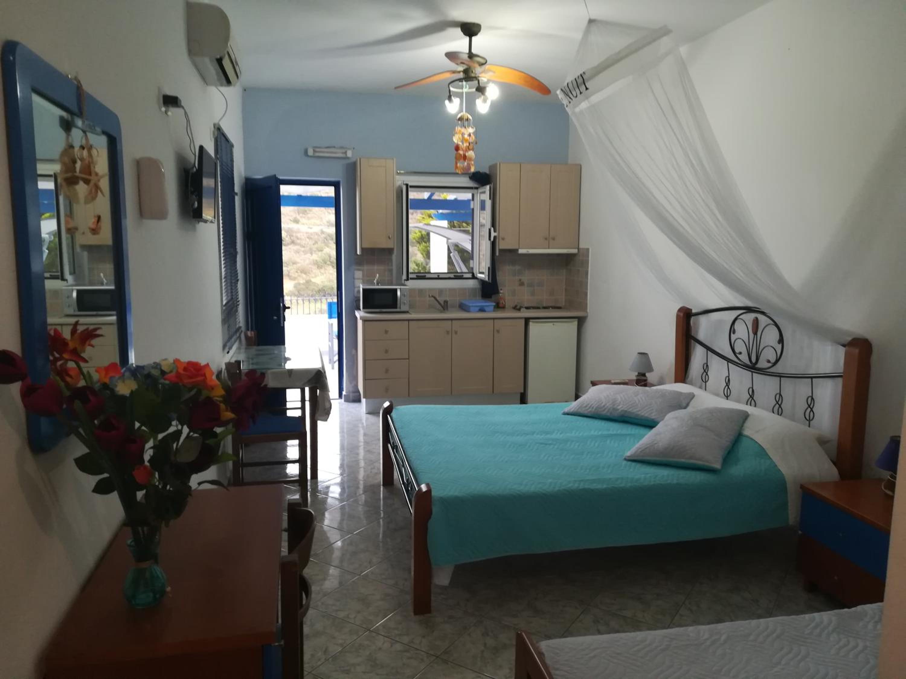 Studio with Sea View photo 2