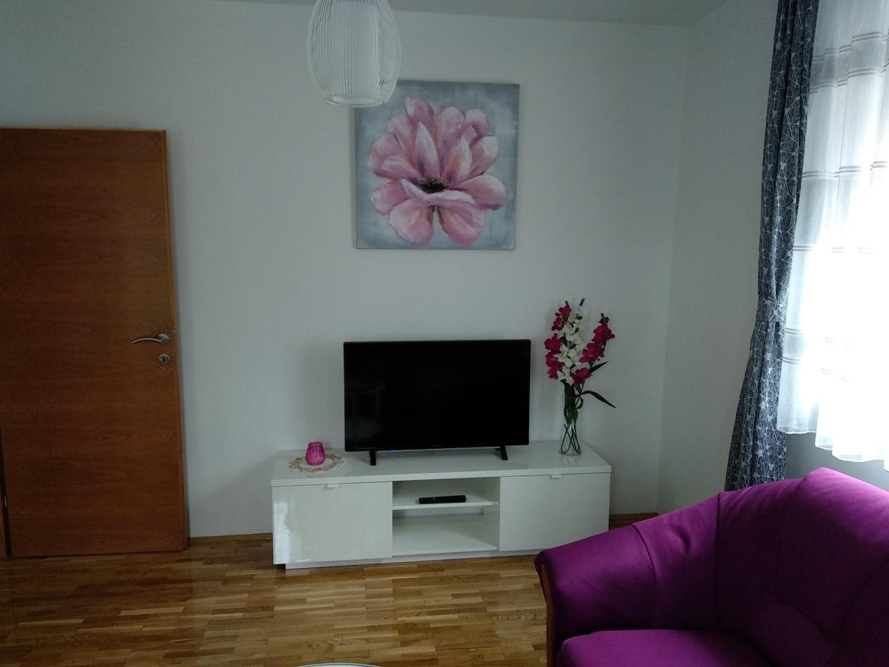 Apartment photo 3