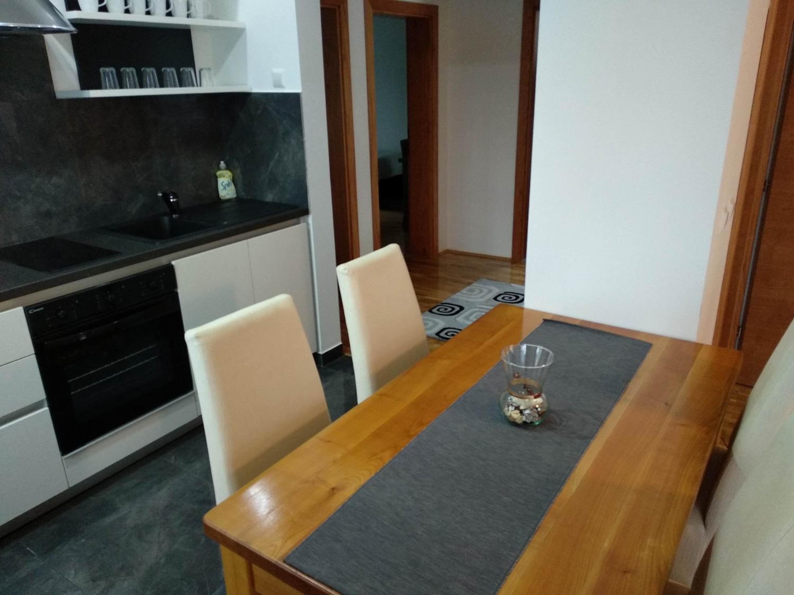 Apartment photo 2