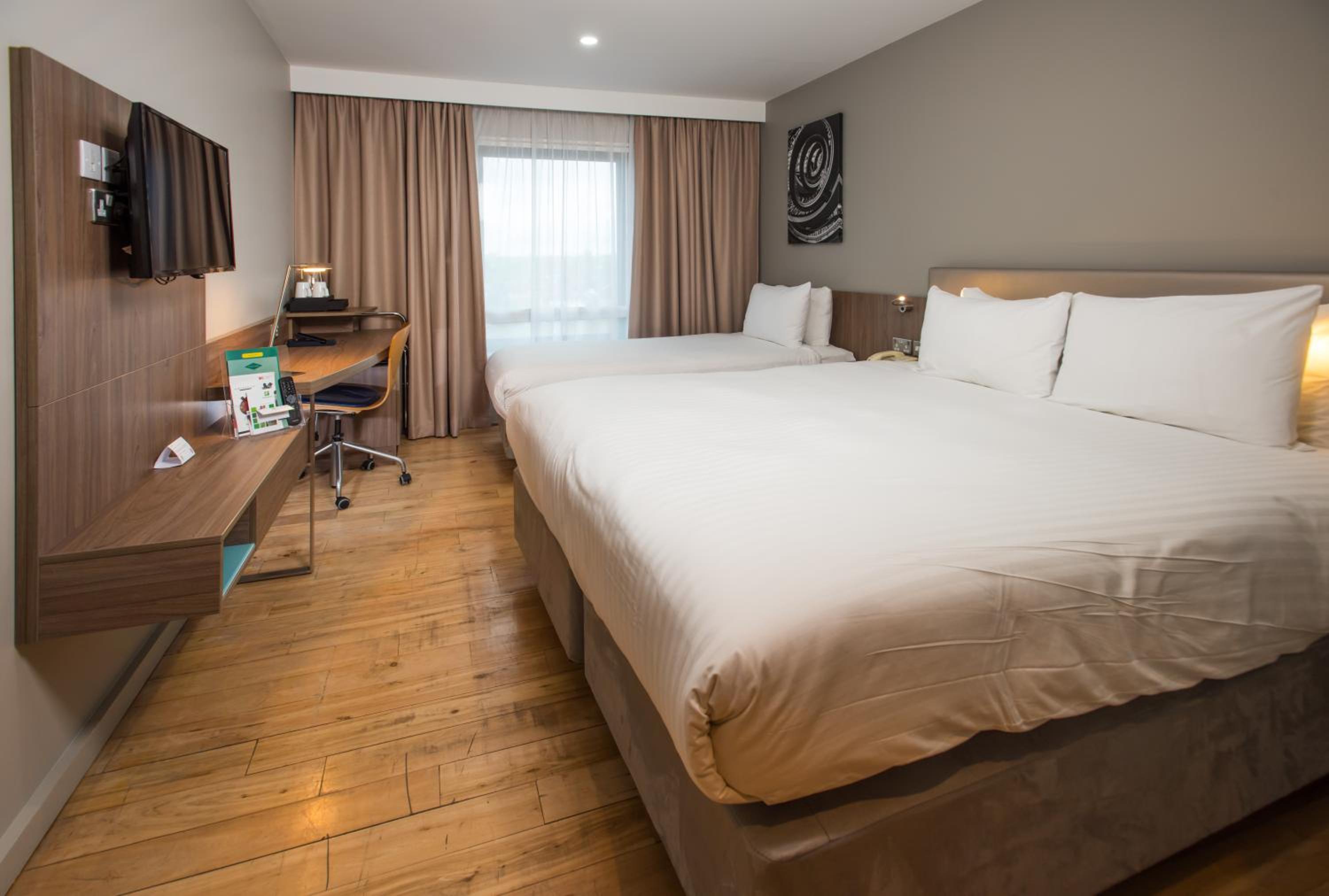 Standard Room with Double and Single Bed photo 1