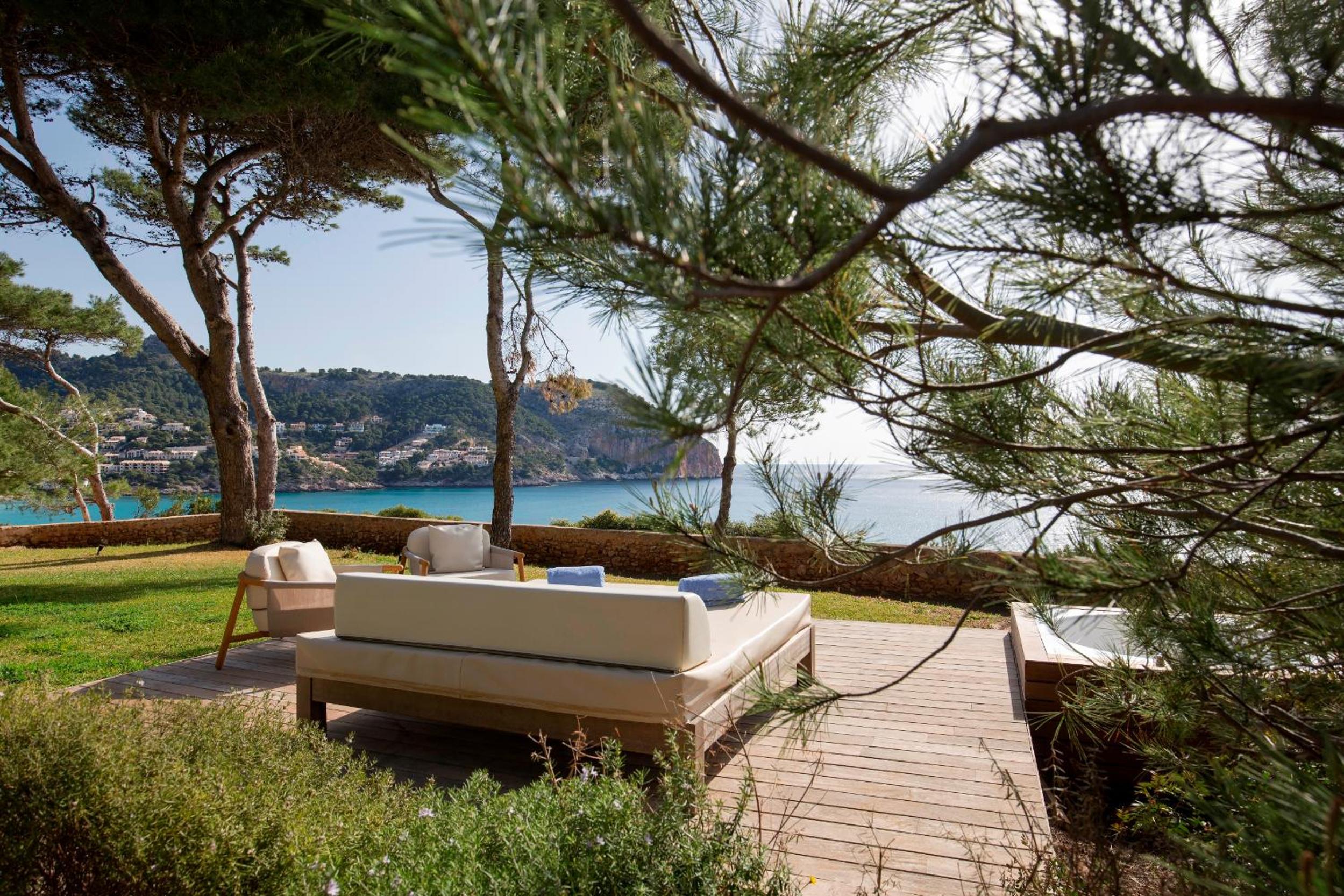 Luxury Suite - Photo 7