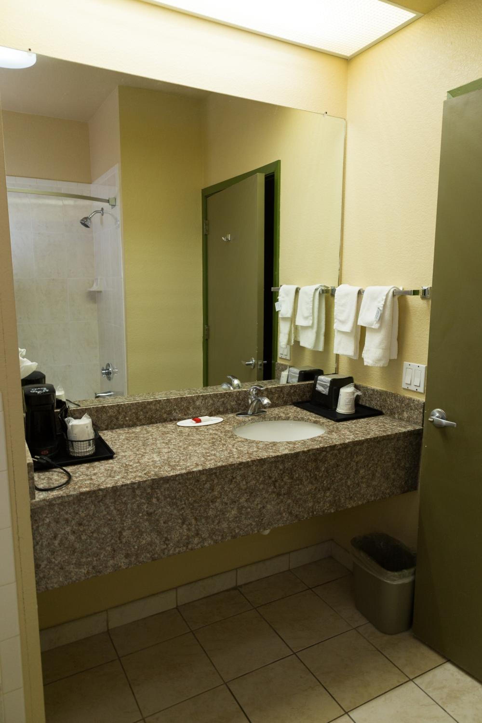 King Room - Smoking  - Photo 14