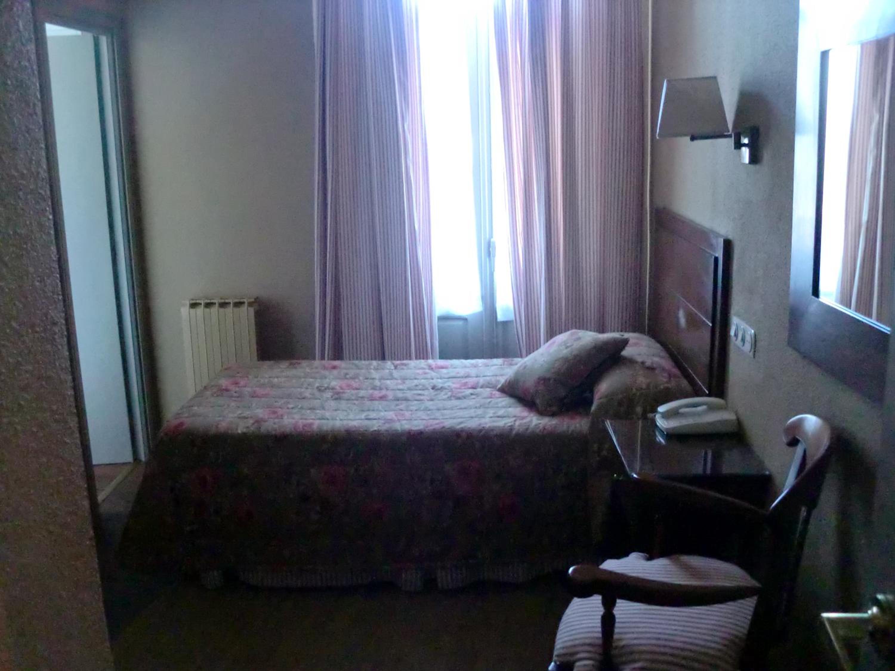 Single Room photo 2