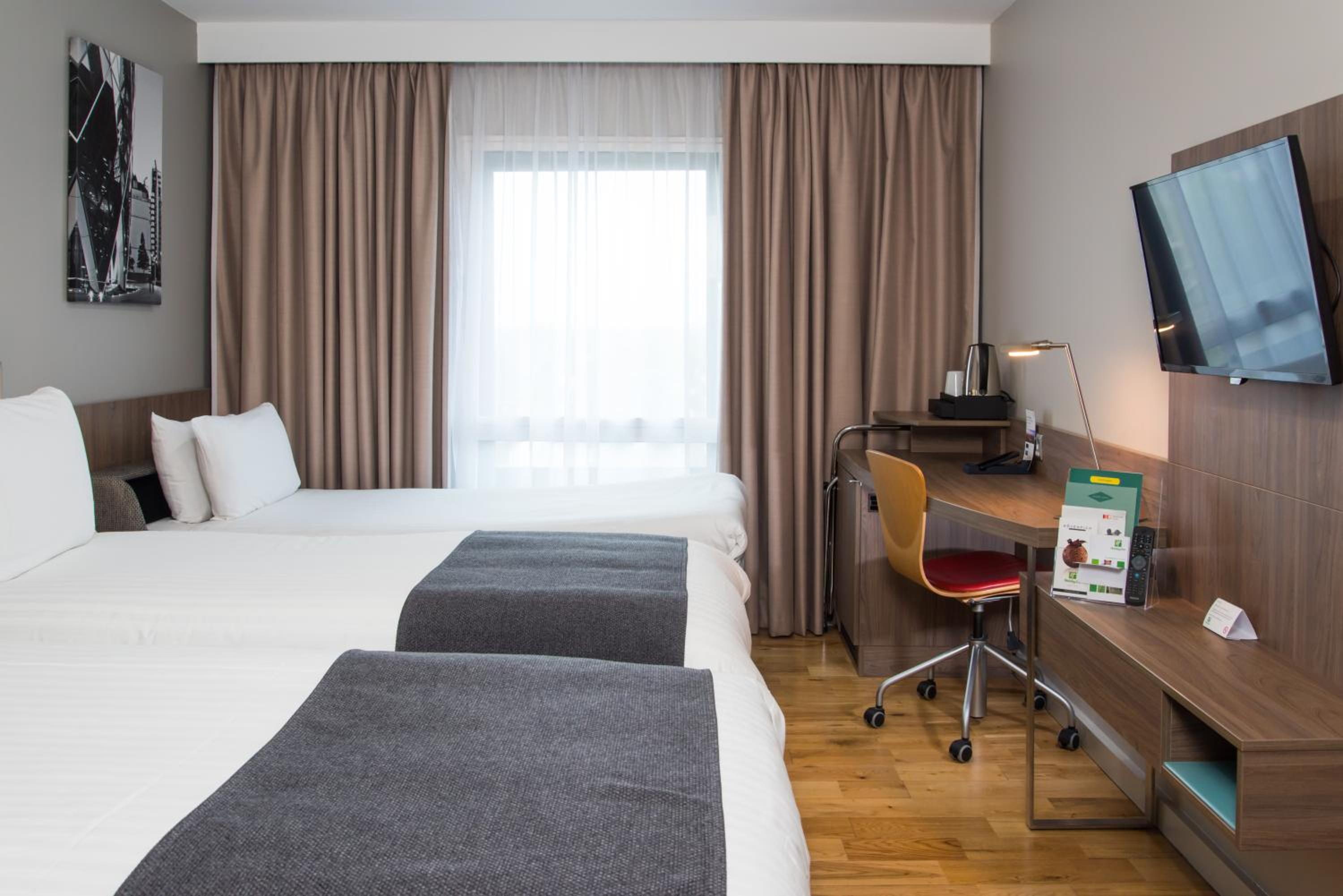 Holiday Inn London West by IHG — photo 131