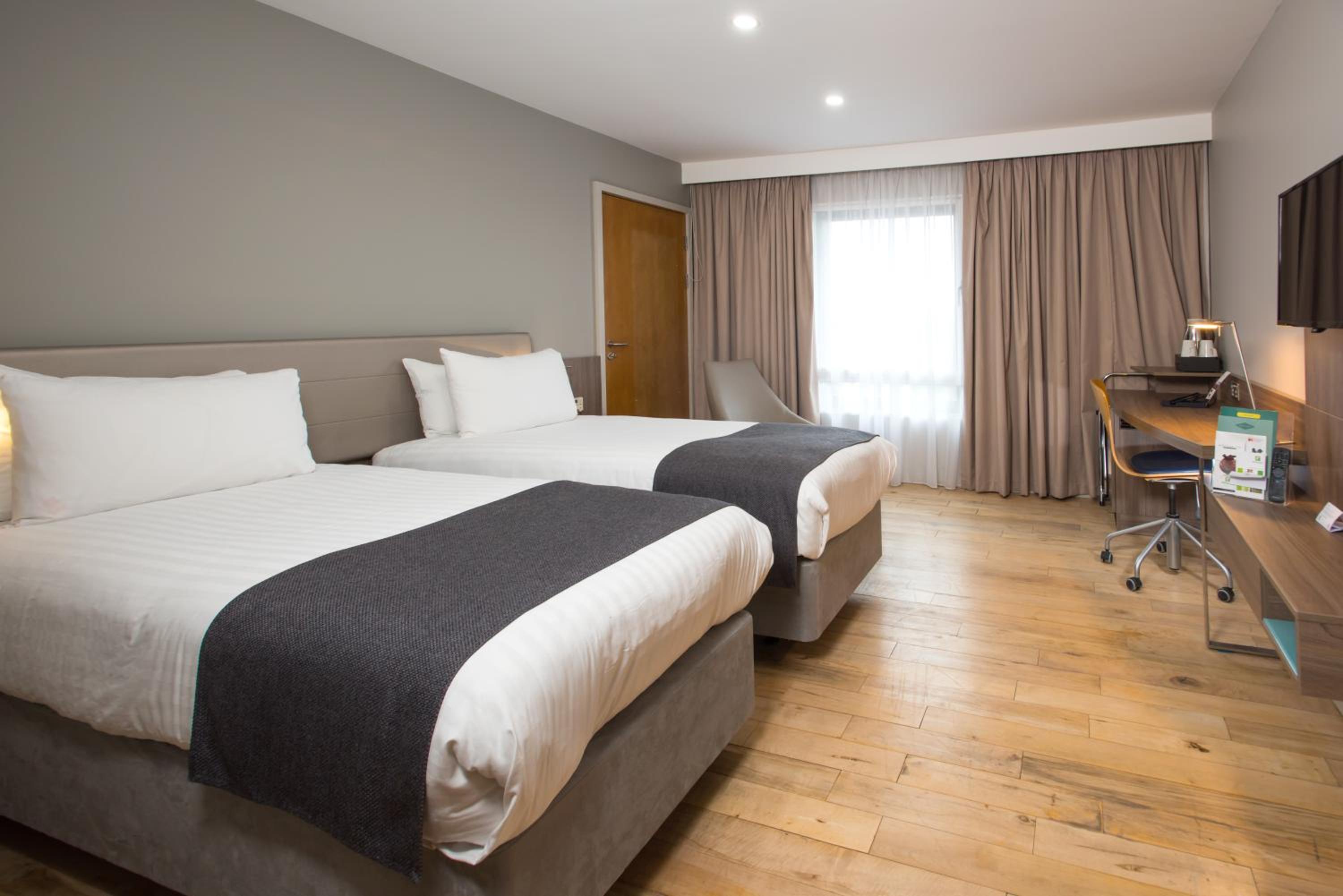Holiday Inn London West by IHG — photo 132