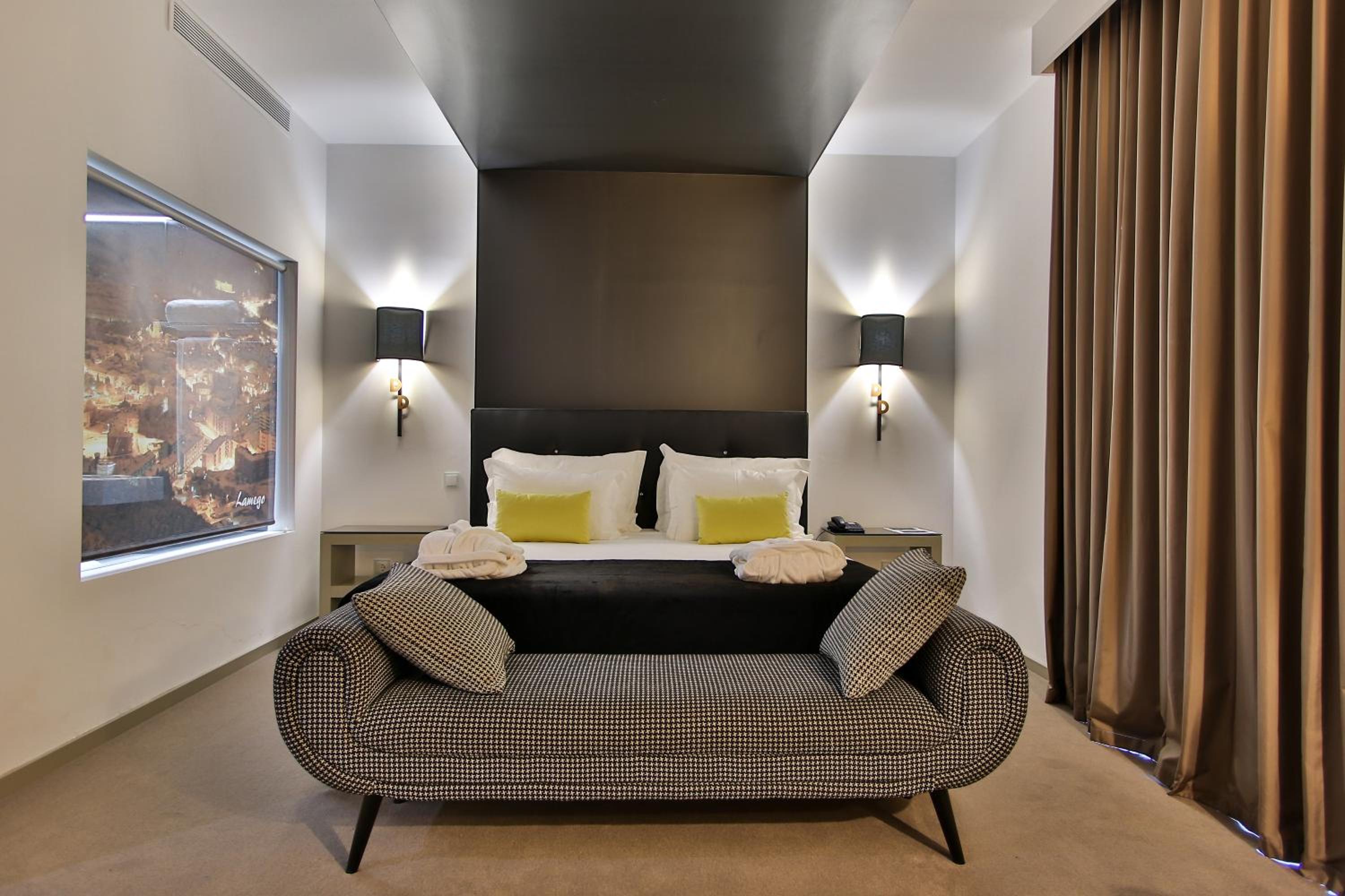 Suite with Balcony - River View