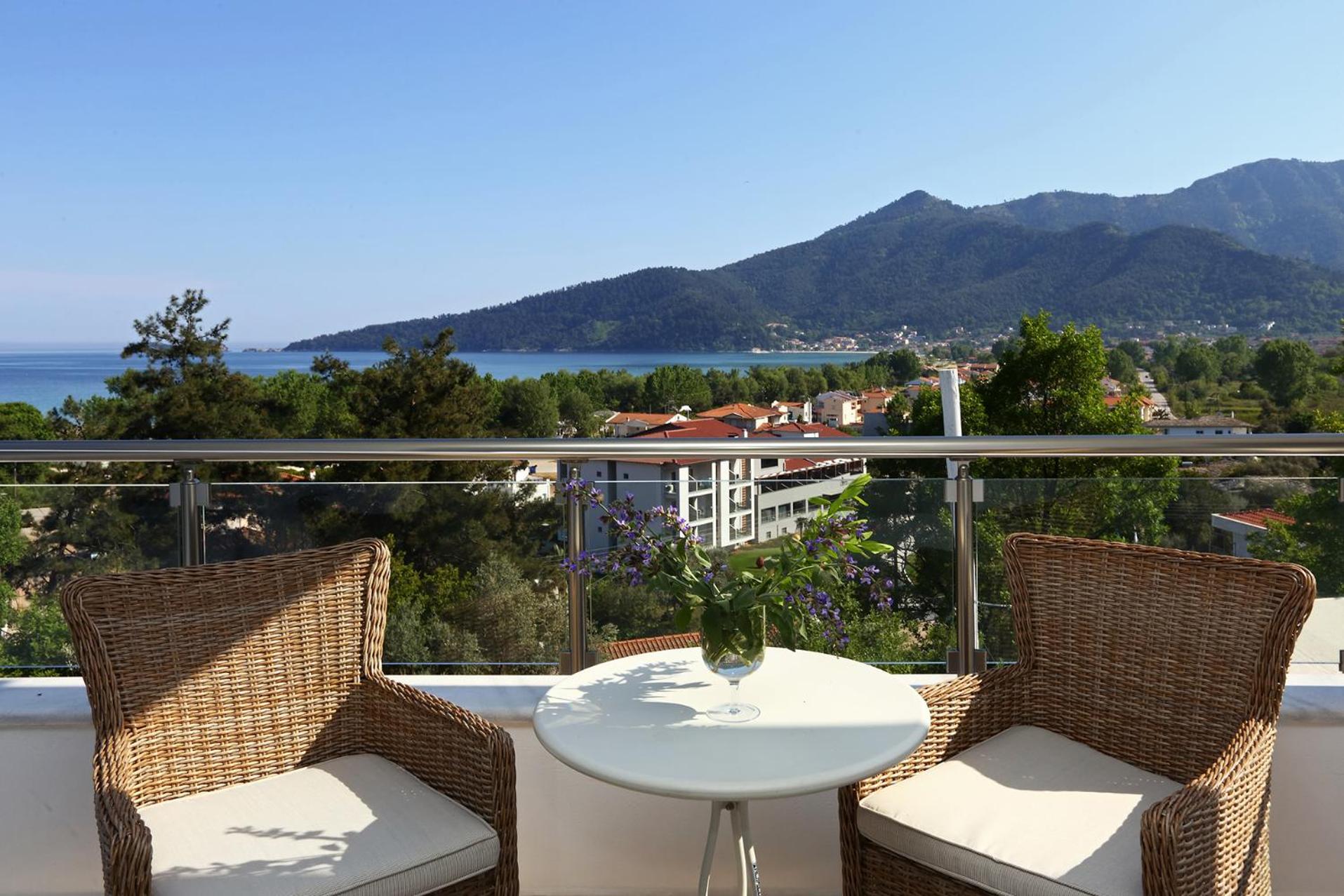 Deluxe Suite with Sea View photo 2