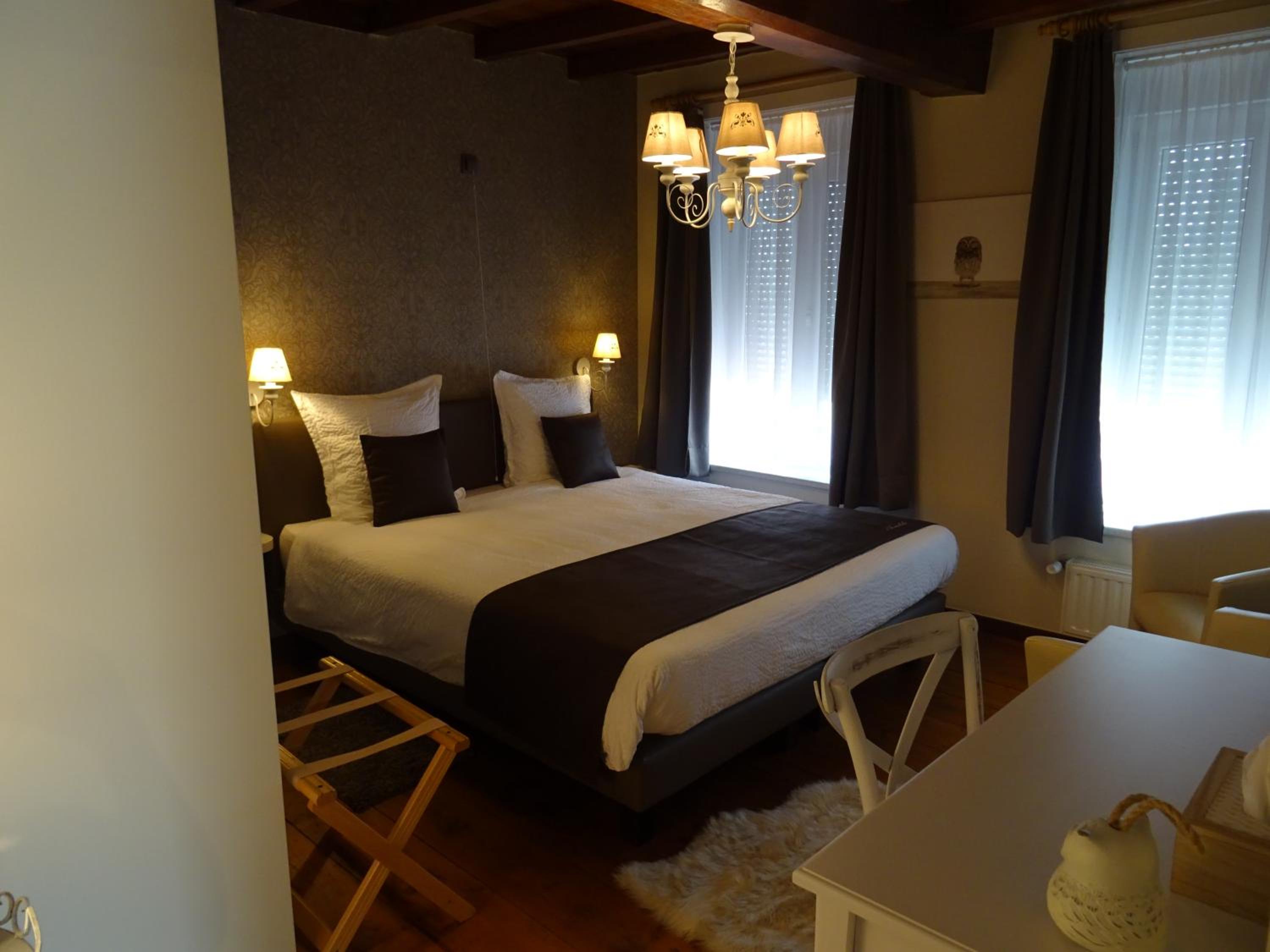 Small Double Room - Photo 6
