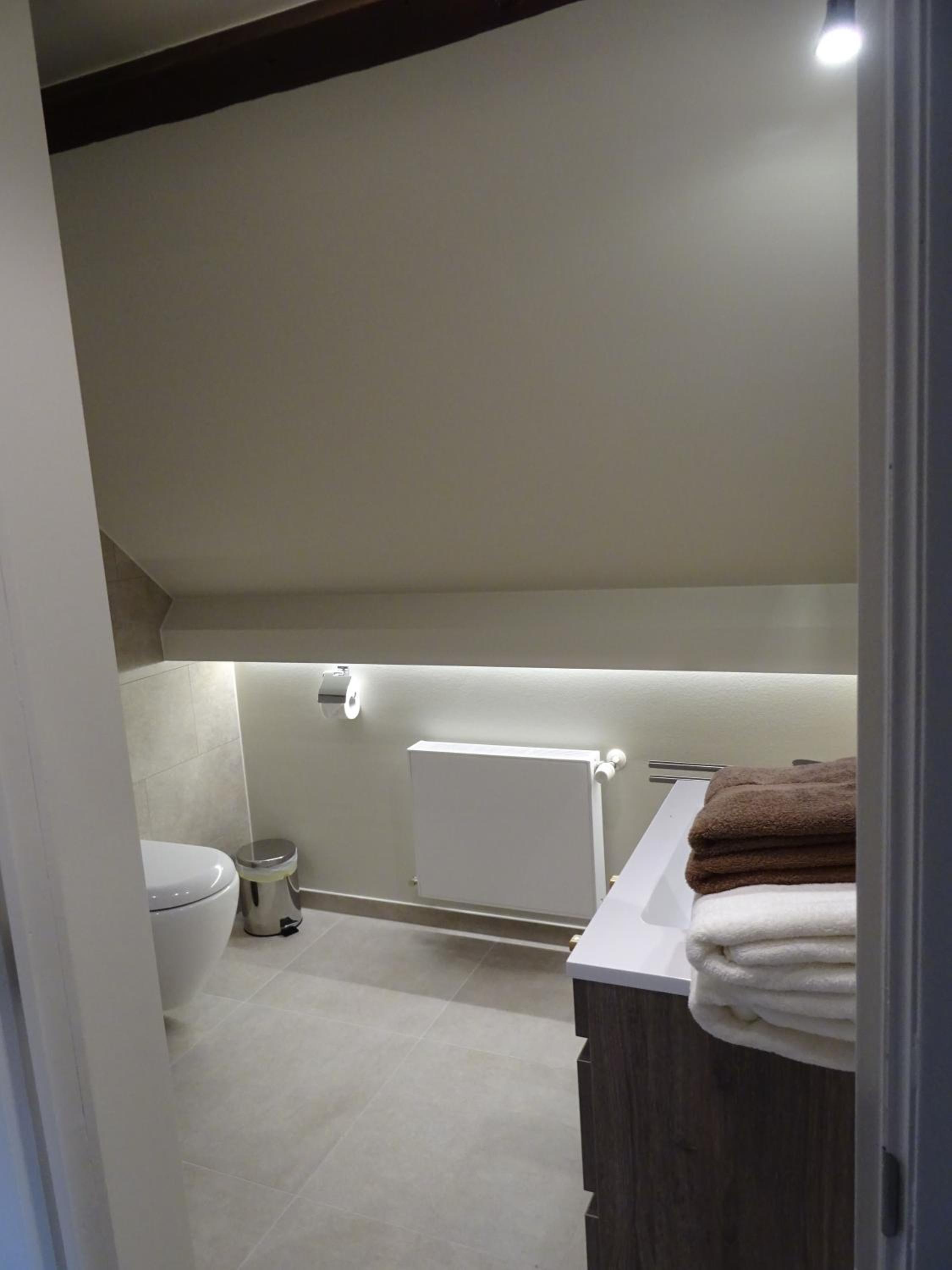 Small Double Room - Photo 2